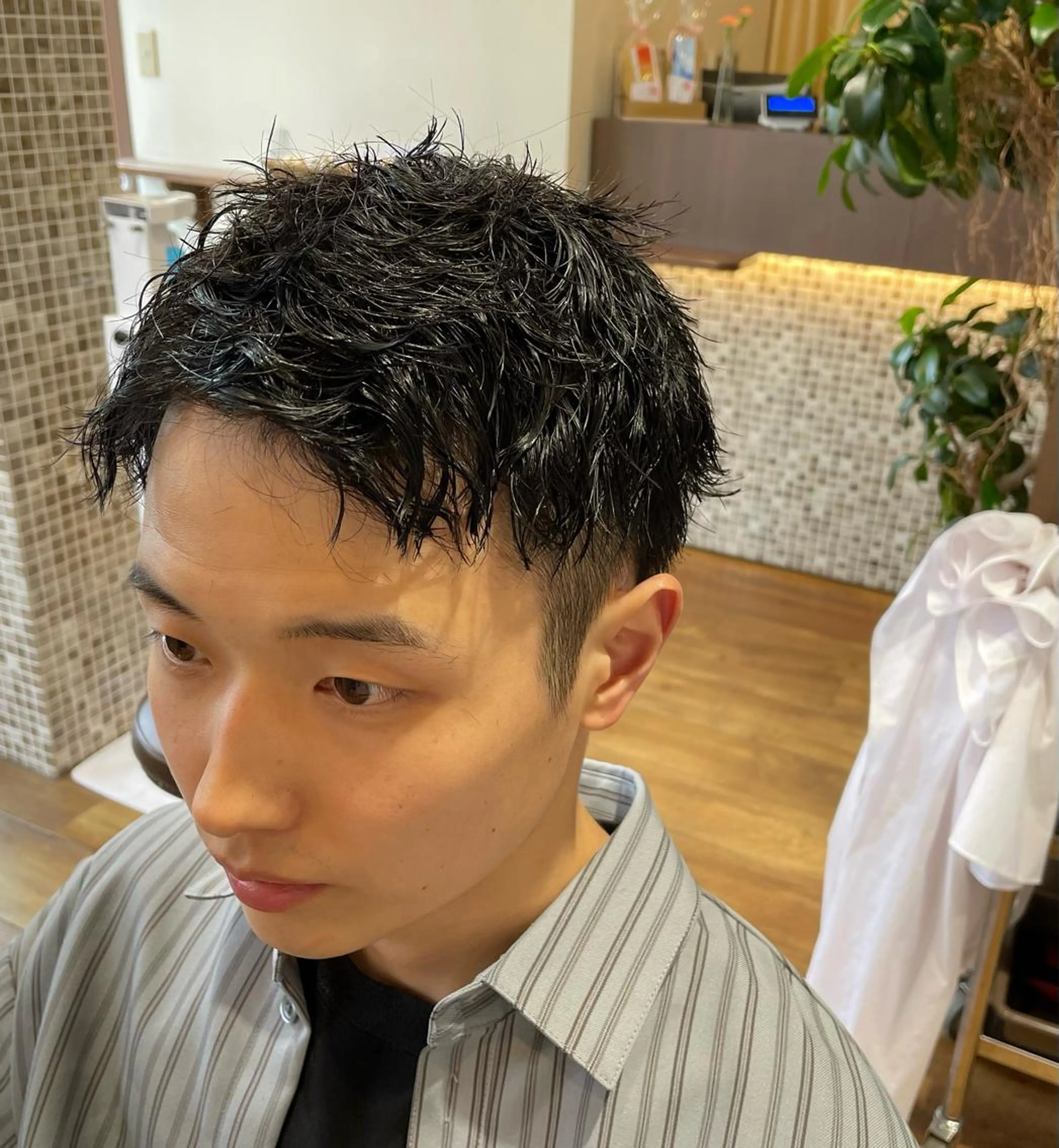 パーマ メンズ メンズパーマ メンズツイストパーマ ツイストパーマ 絹村 健人のヘアスタイル