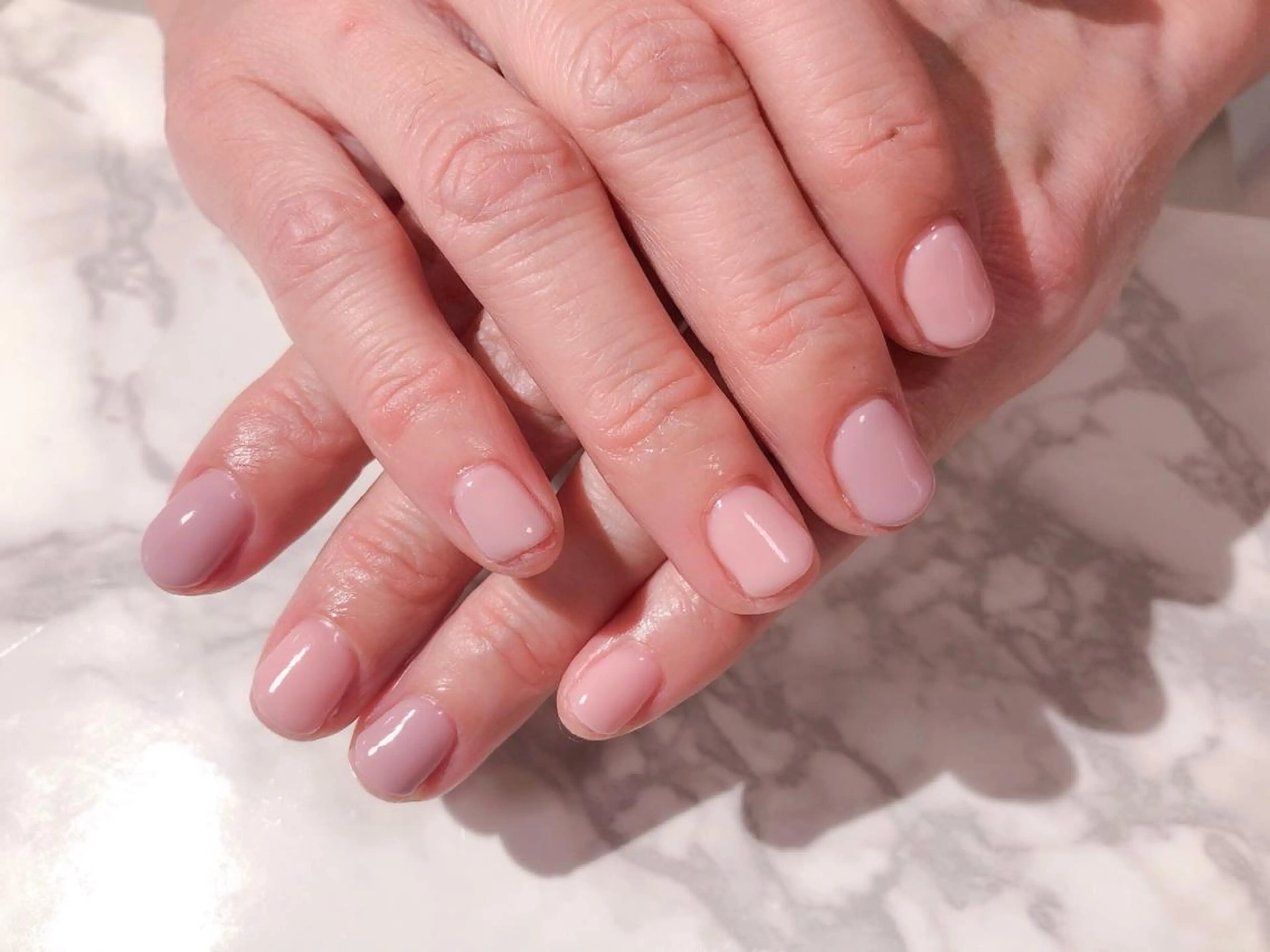 ネイル ジェルネイル Regaro i.sのネイルデザイン