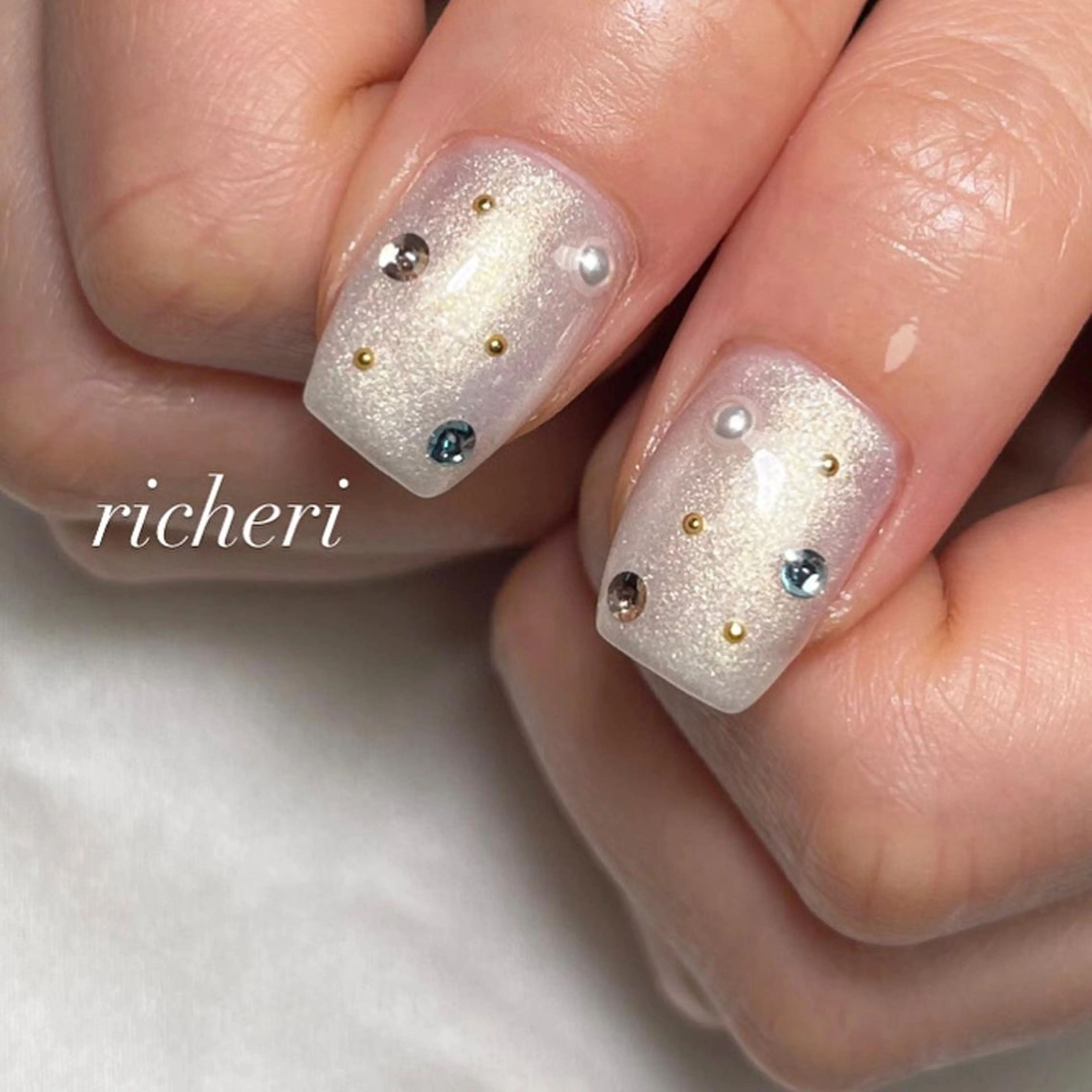 ミディアム ネイル ハンドネイル richeri beautyのエステ・リラクイメージ