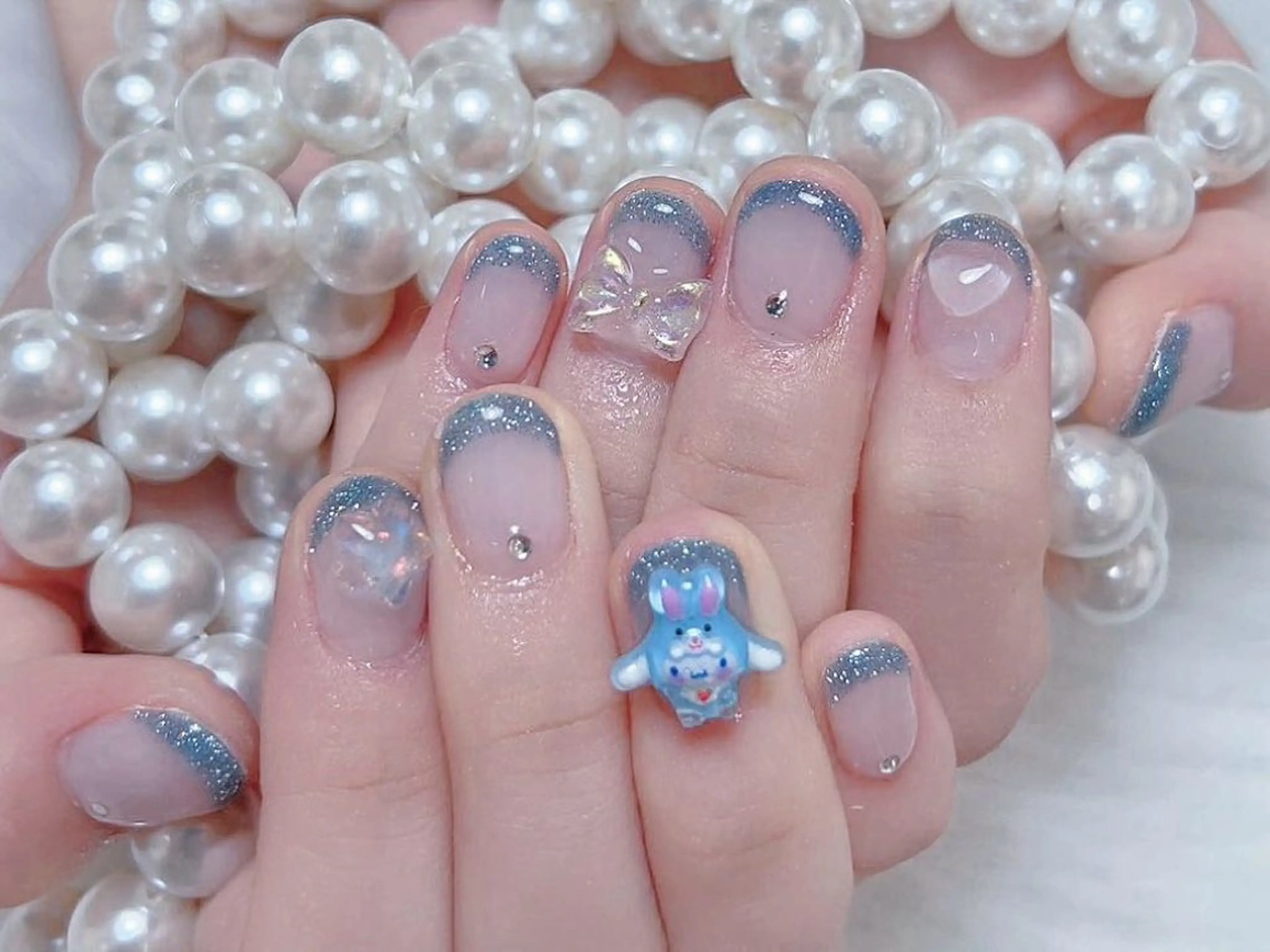 ネイル アートネイル オーロラネイル ガーリー キラキラネイル 韓国ネイル ハンドネイル ハンドケア DEMAIN- 🕊️のネイルデザイン