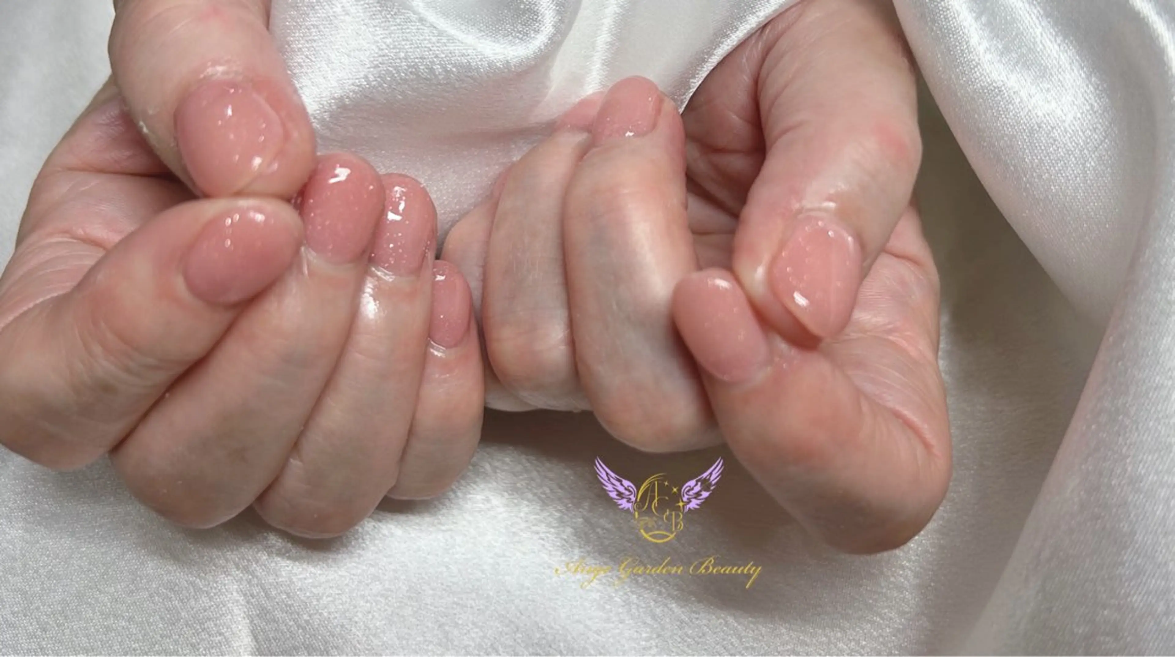 ネイル ジェルネイル キラキラネイル ピンク ワンホンネイル ハンドネイル AngeGarden Beautymihoのネイルデザイン