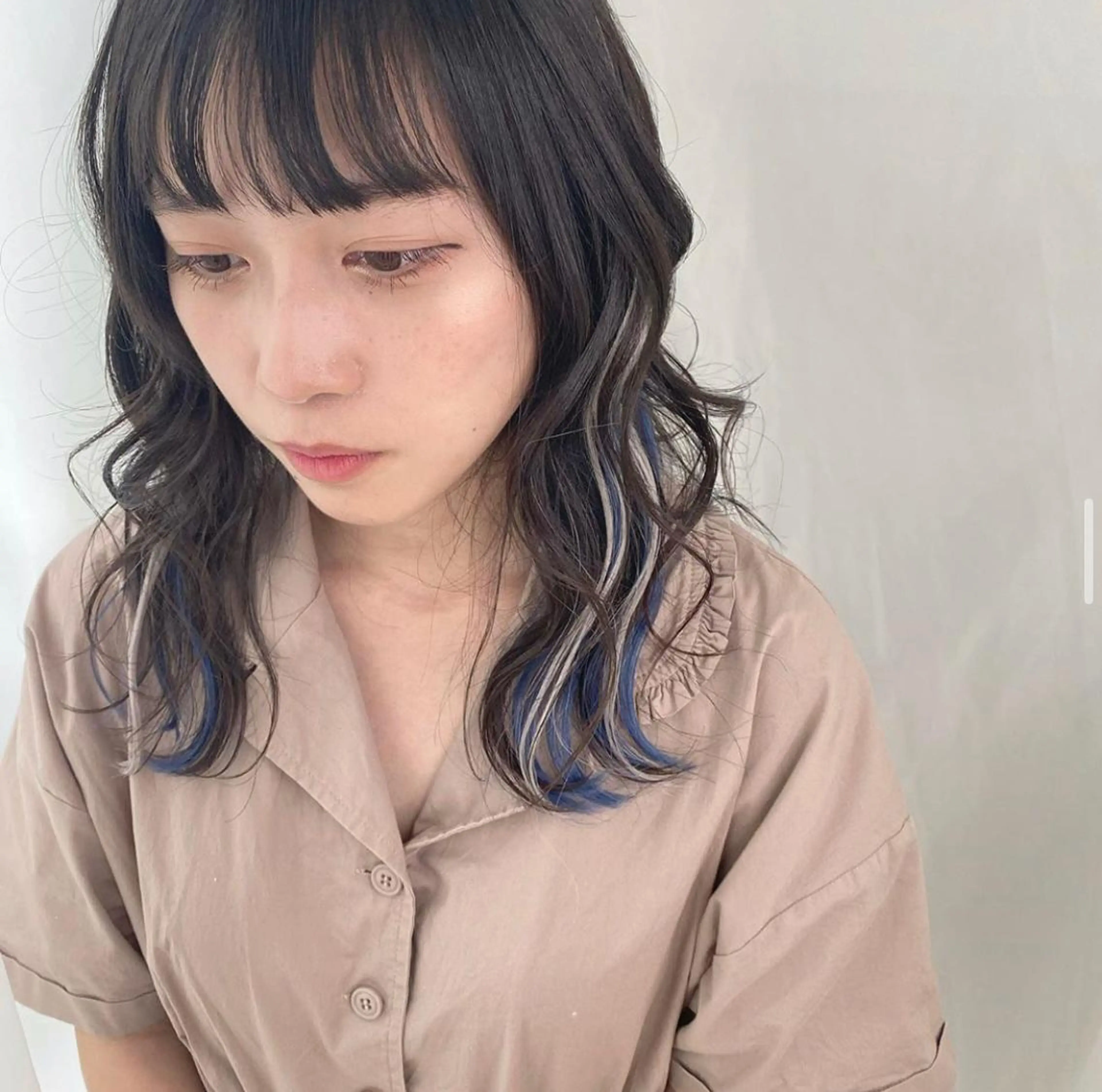 ミディアム エクステ ハイライト ナツミ/透明感カラー /酸性ストレートのヘアスタイル