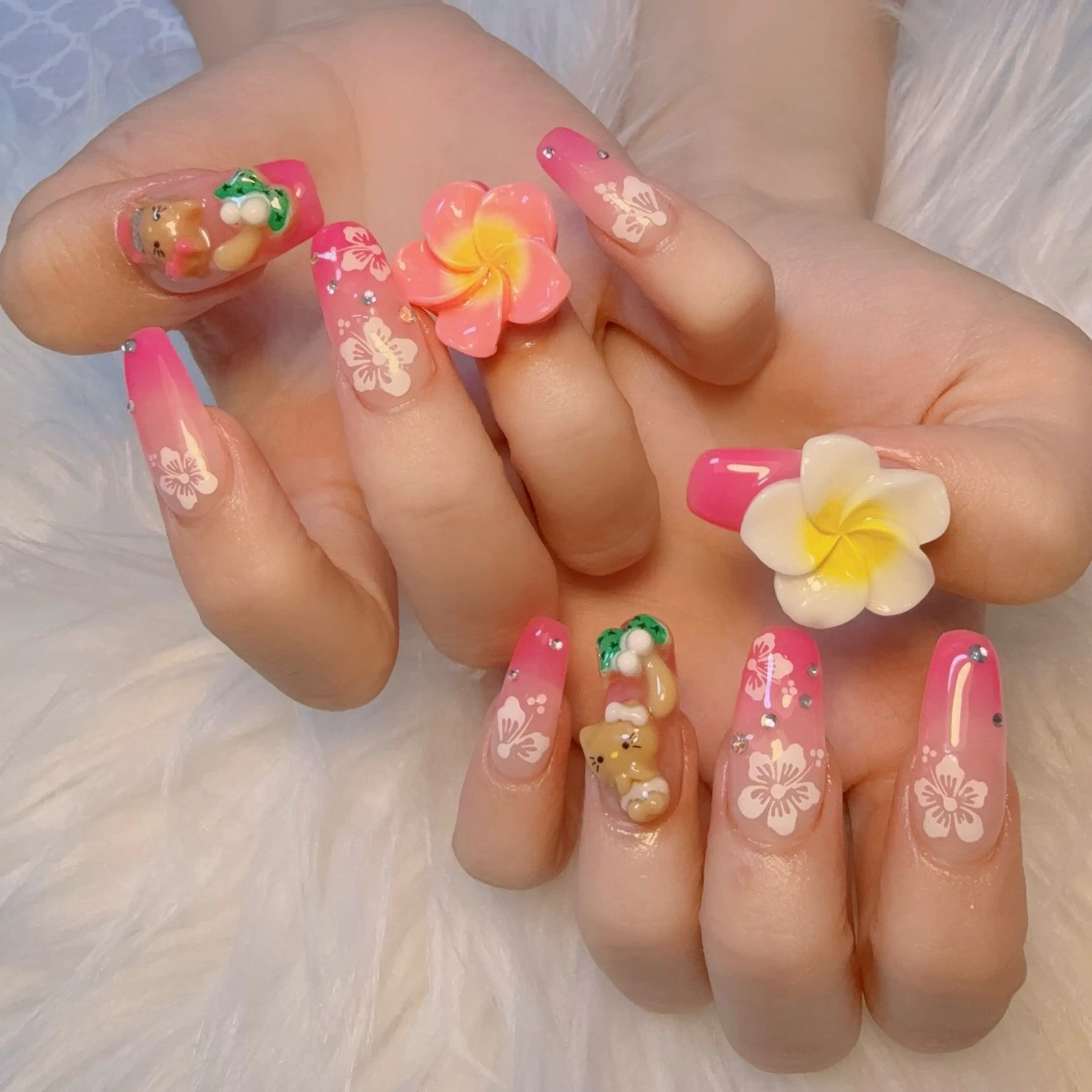 ネイル 西野 カナのネイルデザイン