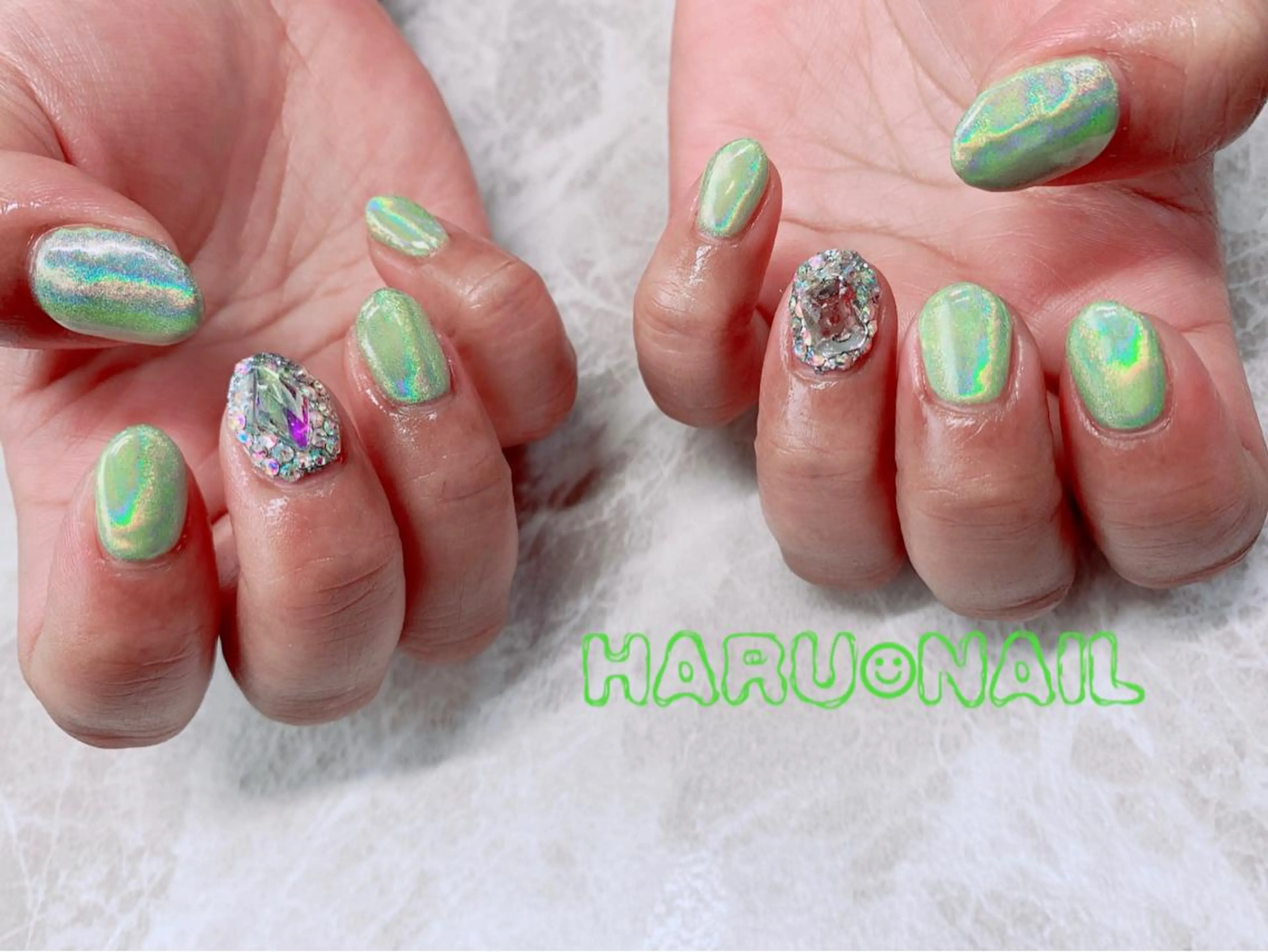 ネイル ゴージャス キラキラネイル 黄色 ハンドネイル 痩身/脱毛/ネイル HARUKAのエステ・リラクイメージ