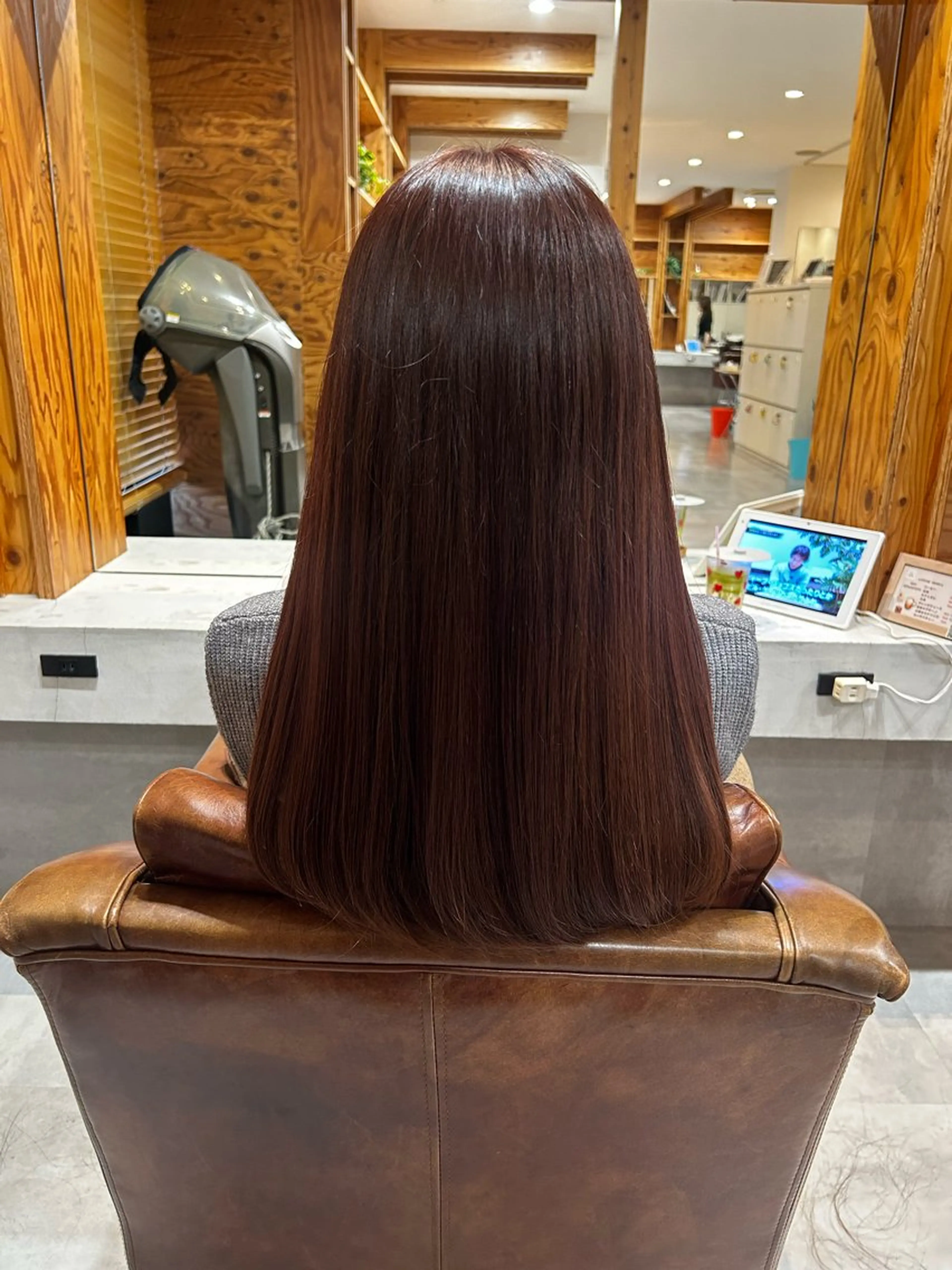 ロング ピンクブラウン adorable 樋口円のヘアスタイル