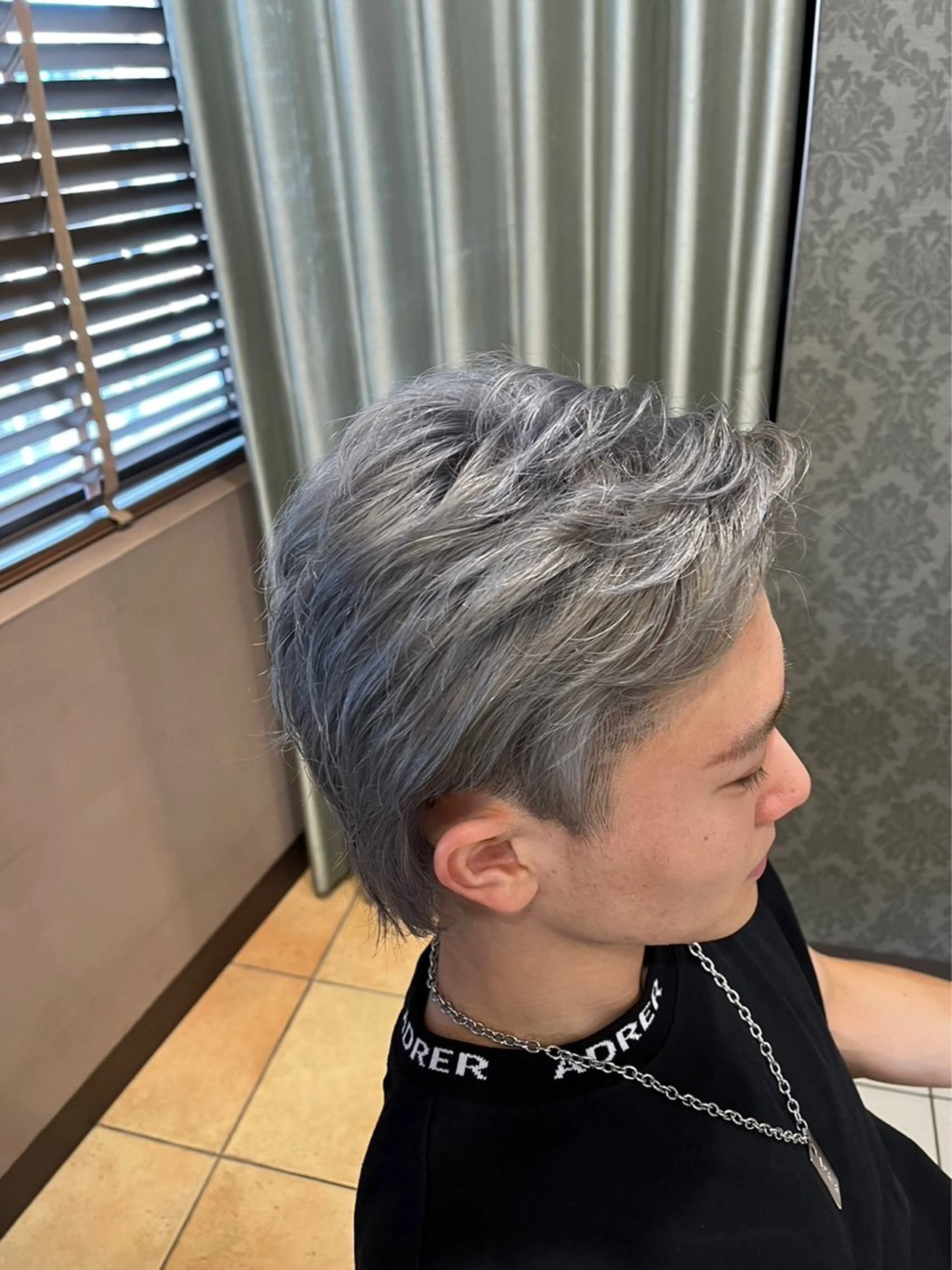 メンズ メンズハイトーン 日置美容室所属・石井 佑飛のヘアスタイル