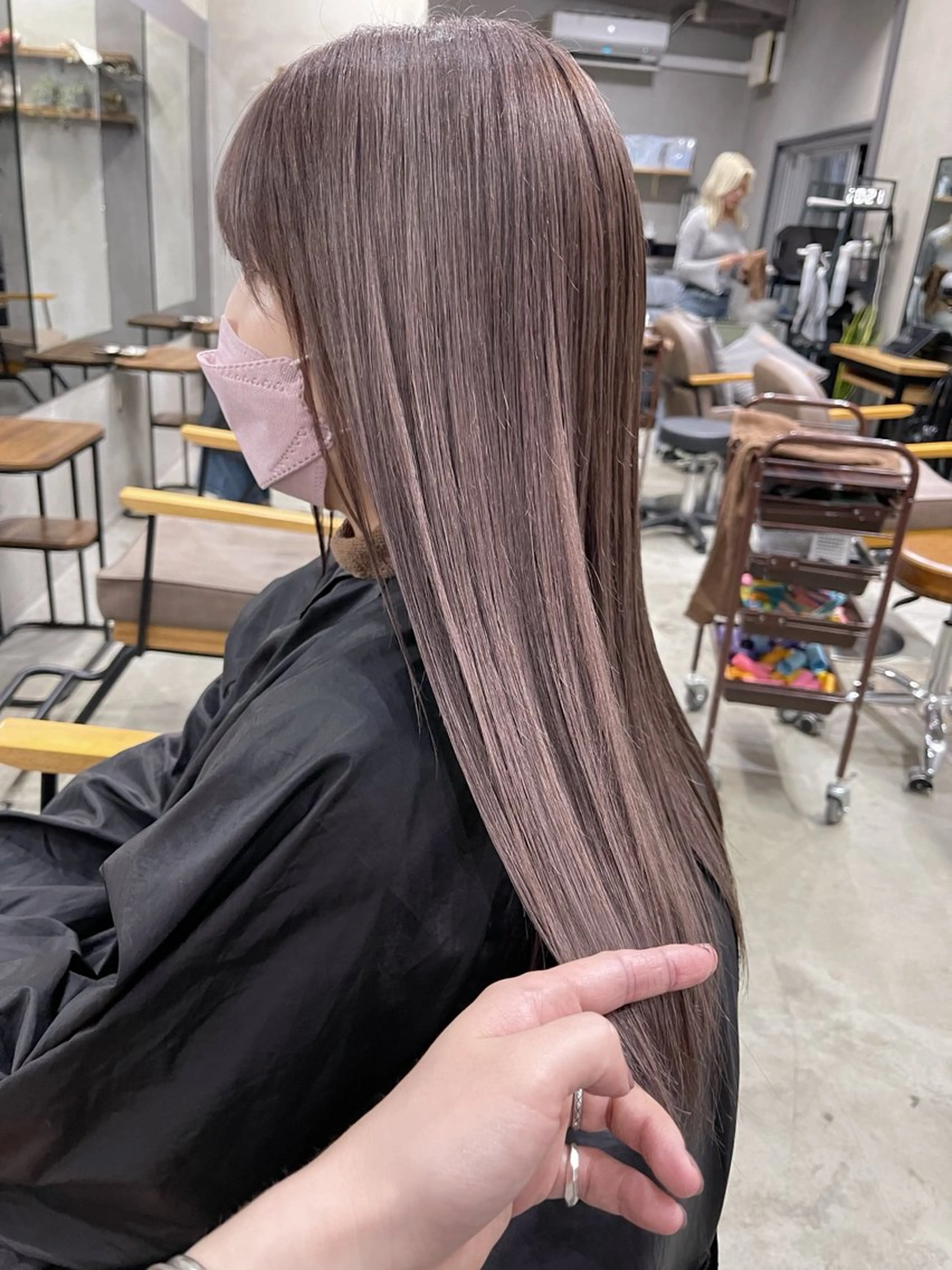 ミディアム カラー ベージュカラー ラベンダーカラー ラベンダーベージュ ヘアカラー トリートメント AiM 大名　似合わせカットのヘアスタイル