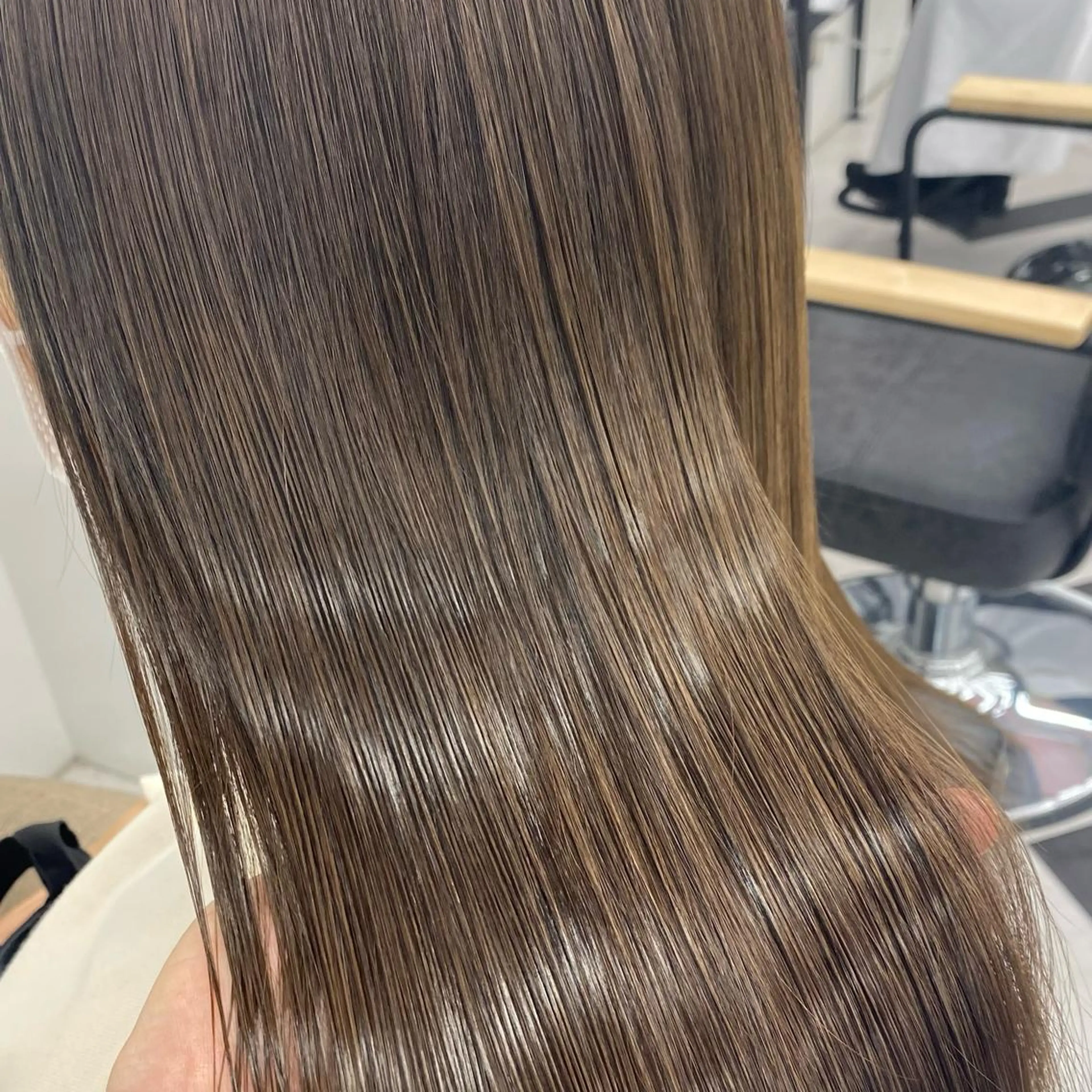 セミロング カラー 髪質改善 トリートメント mona/ ストレートスタイル✨のヘアスタイル