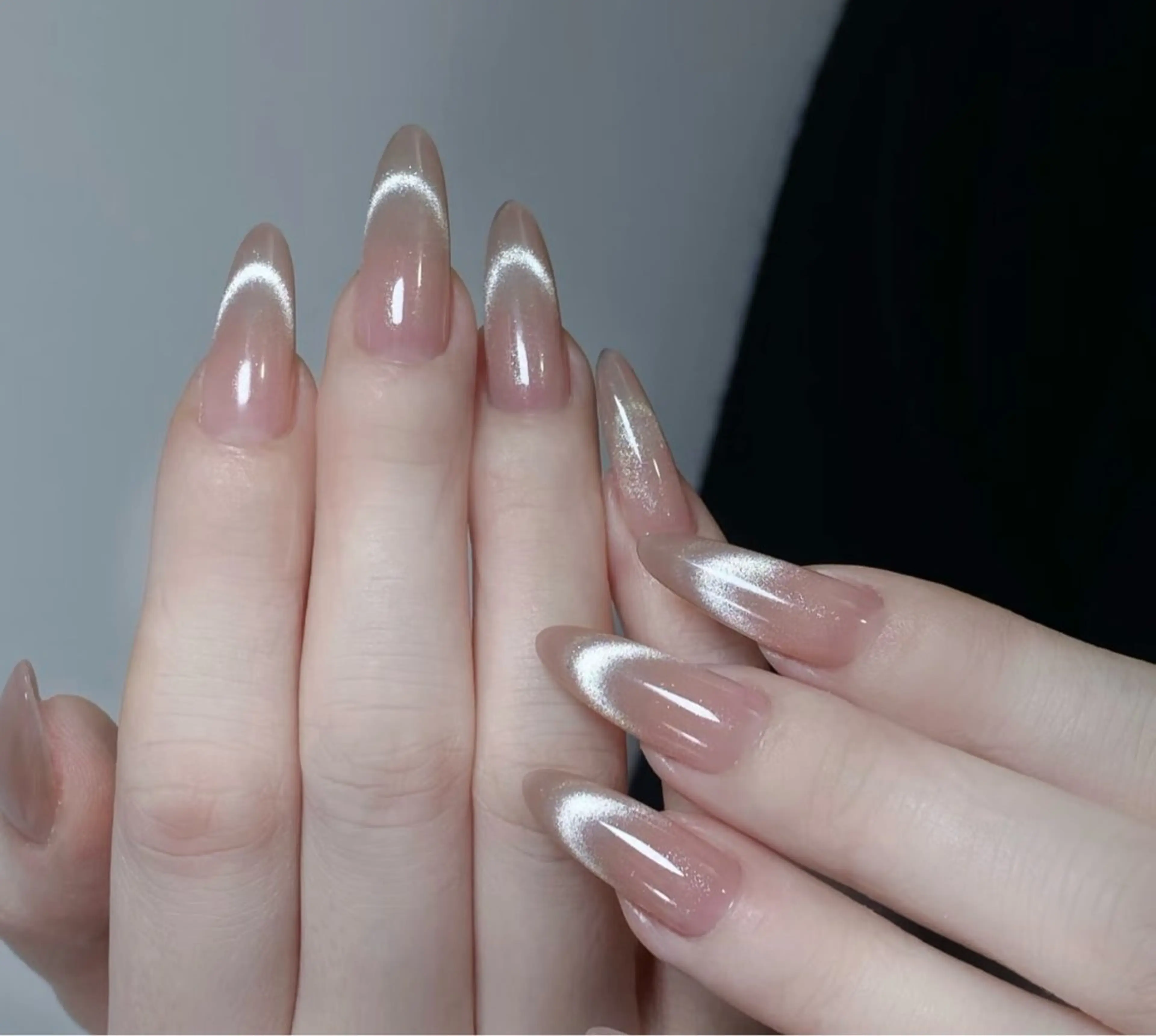 🩵マグネットグラデーション🩵ベースカラー付き🔆フレンチ光作り！*ソフトジェルオフ＋550円の写真