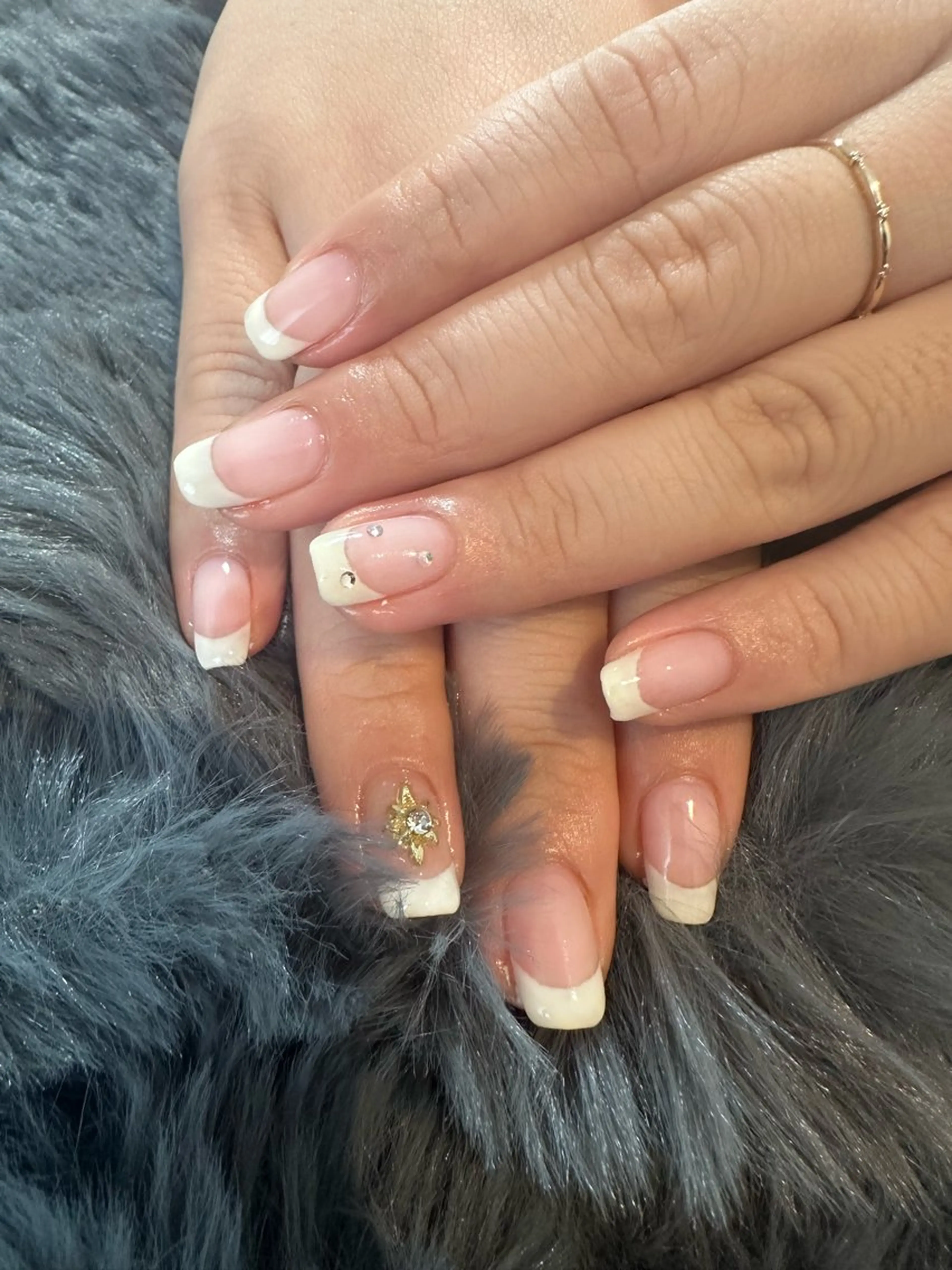 ネイル クレセントアイ MIUのネイルデザイン