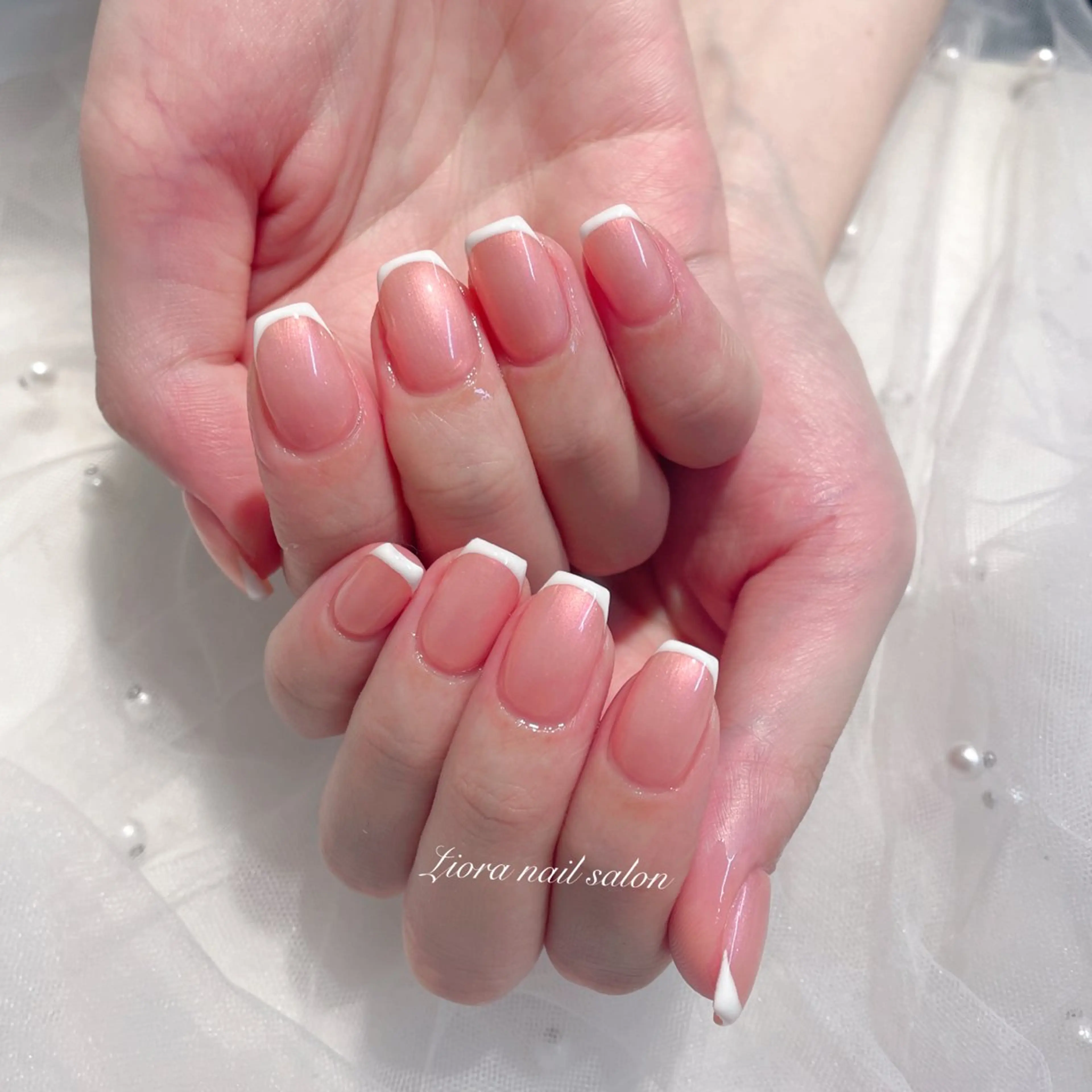 ネイル フレンチネイル ジェルネイル ガーリー グラデーション キラキラネイル ハンドネイル Liora nail 1のネイルデザイン