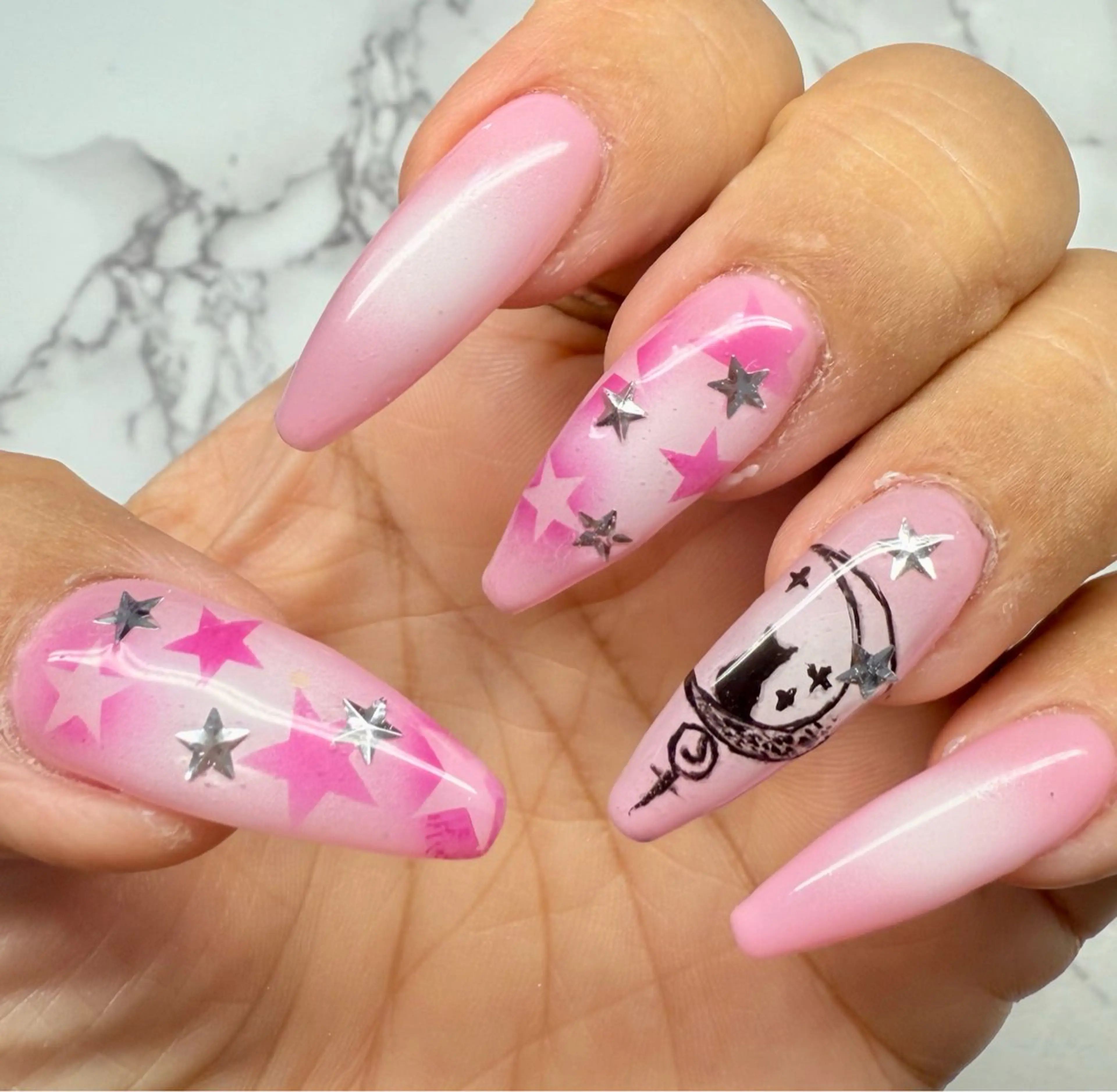 ネイル アートネイル チークネイル フレンチネイル 氷ネイル・うるうるネイル キラキラネイル M.N_ nailのネイルデザイン