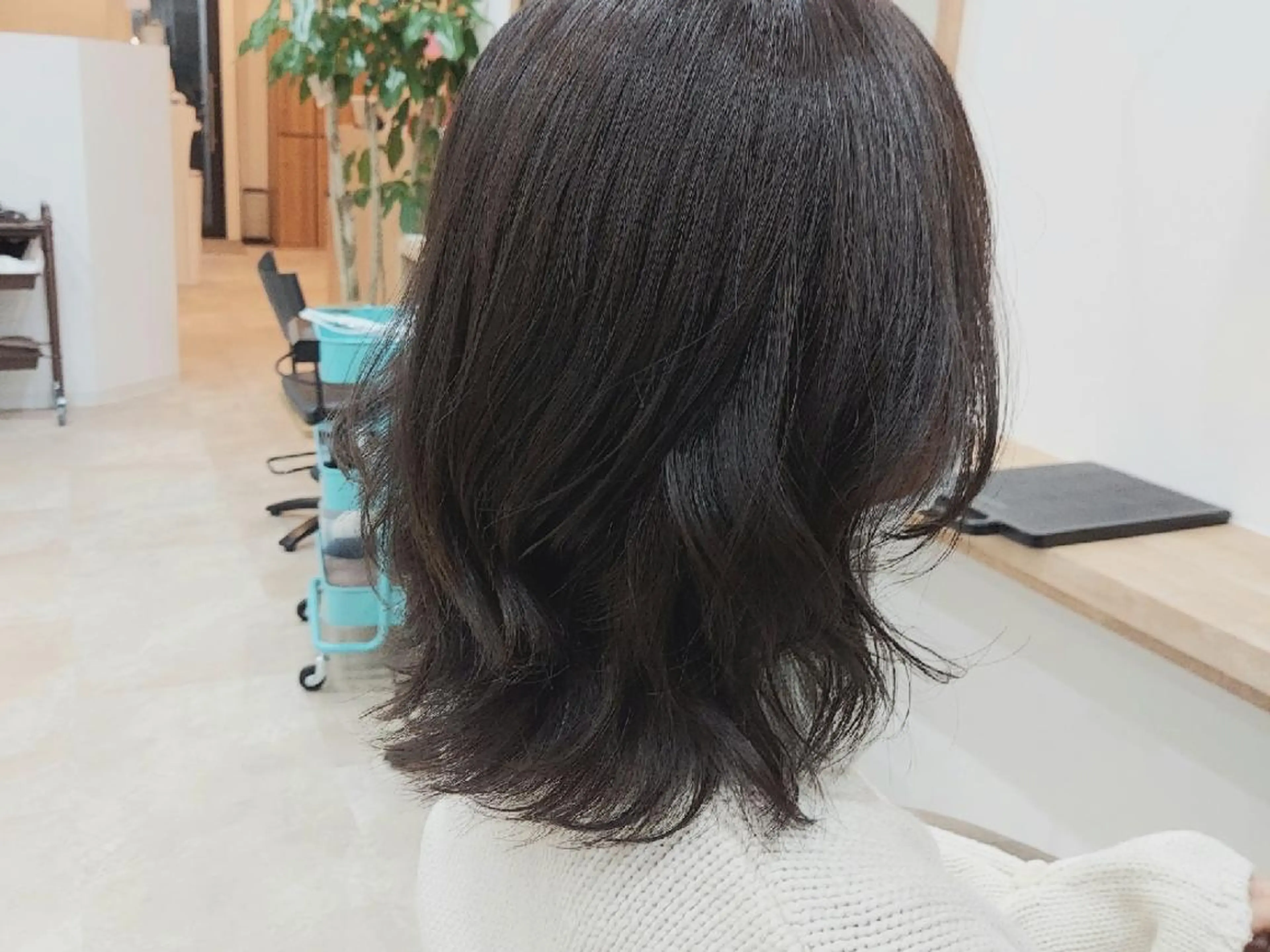 ミディアム 顔まわりレイヤー 顔周りカット レイヤーカット Door's所属・大橋 弘一のヘアスタイル