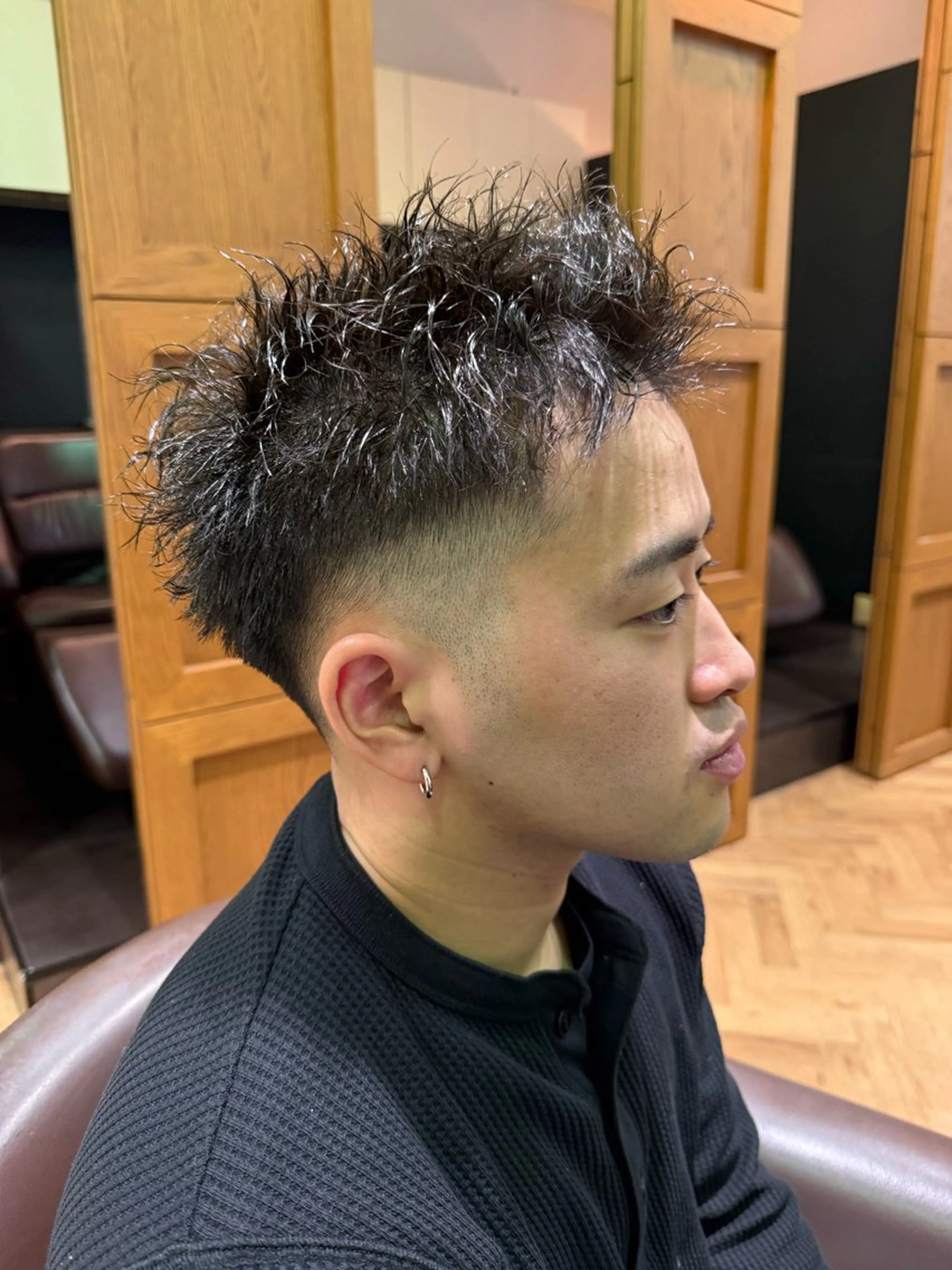 ショート パーマ メンズ フェードカット 溝口 槙里也のヘアスタイル