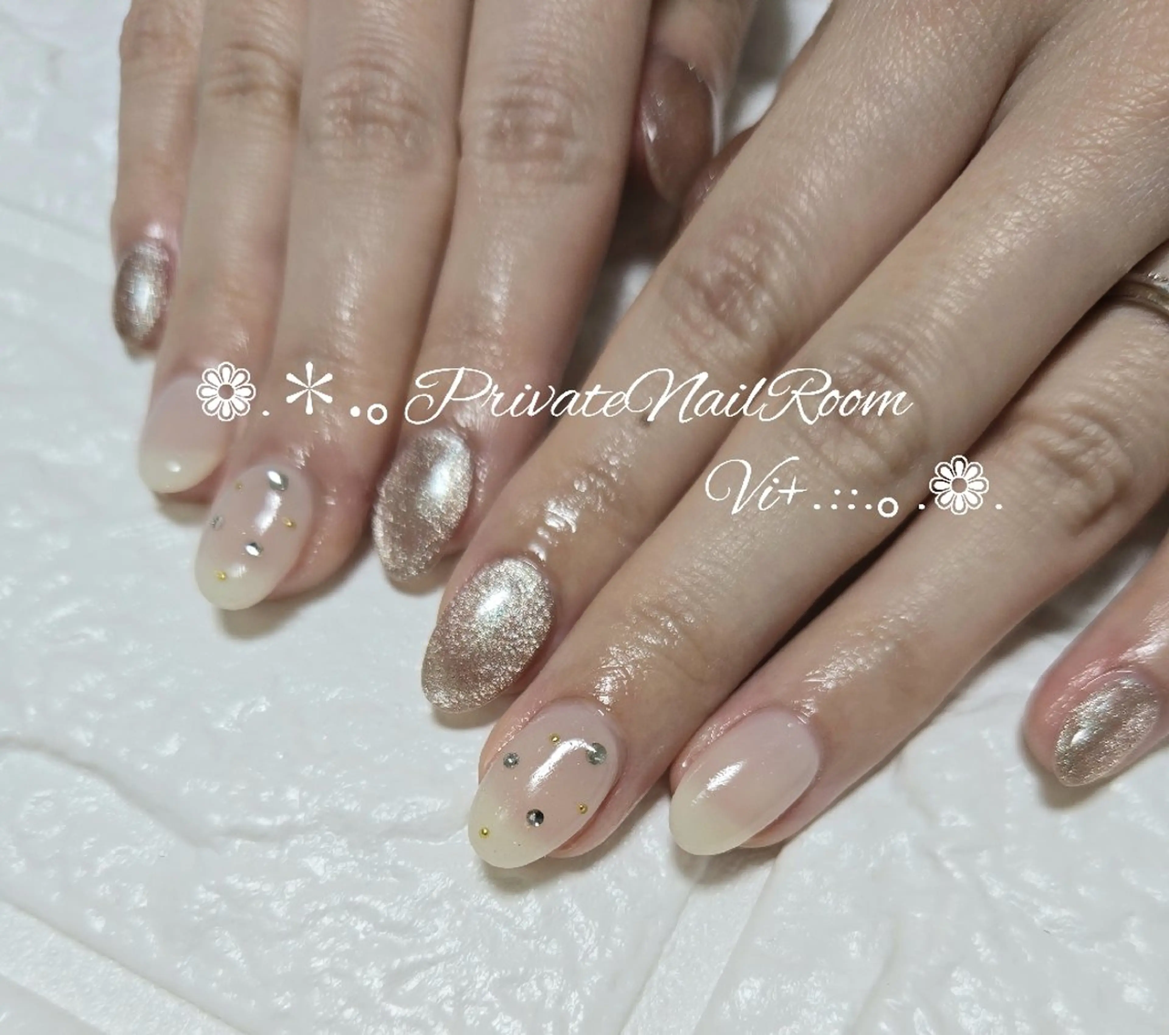 ネイル ハンドネイル Nail Room Vi+のネイルデザイン