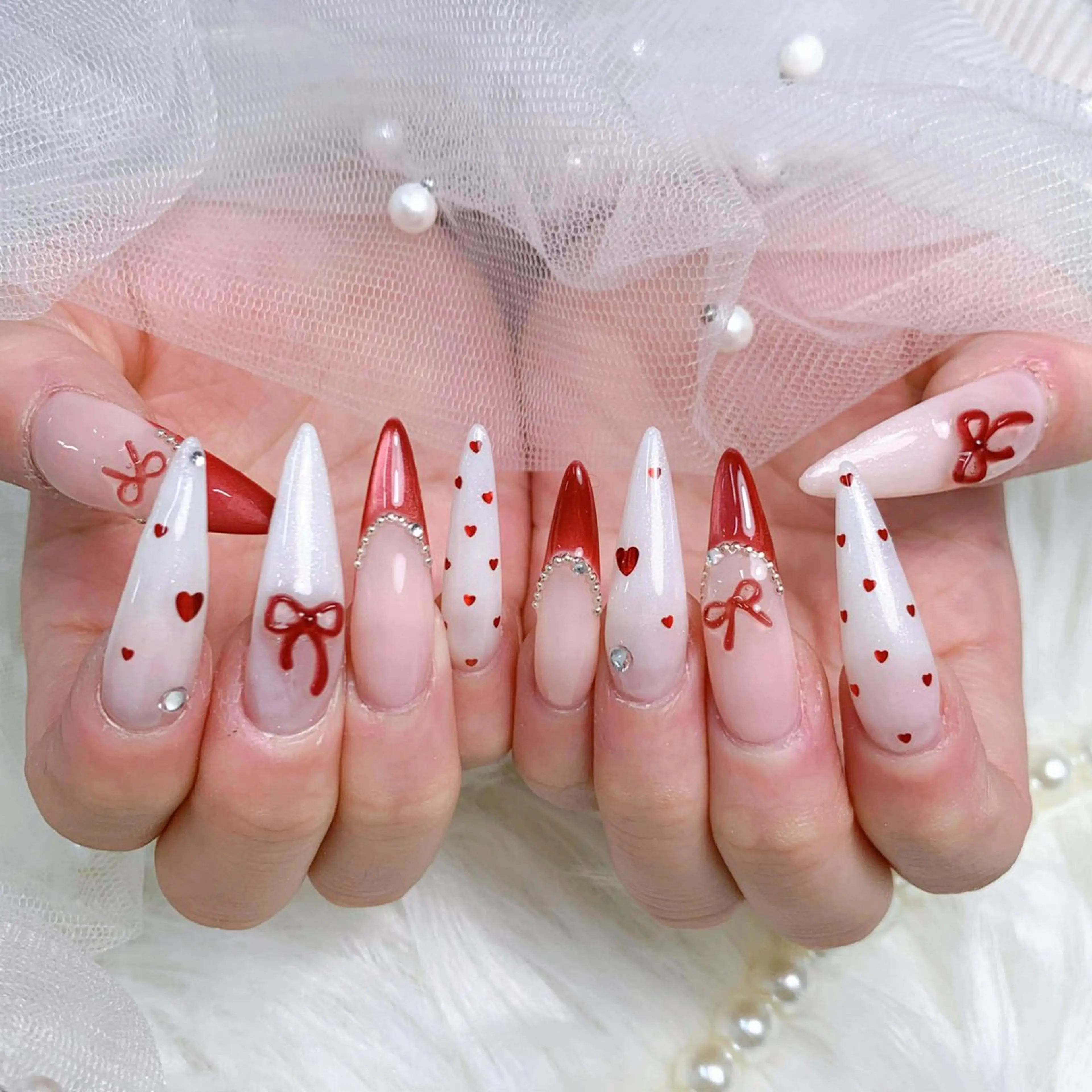 ネイル グリーン キラキラネイル ラメ(グリッター) ニュアンスネイル 赤色 ハンドネイル ハンドケア ぱん ちゃんのネイルデザイン