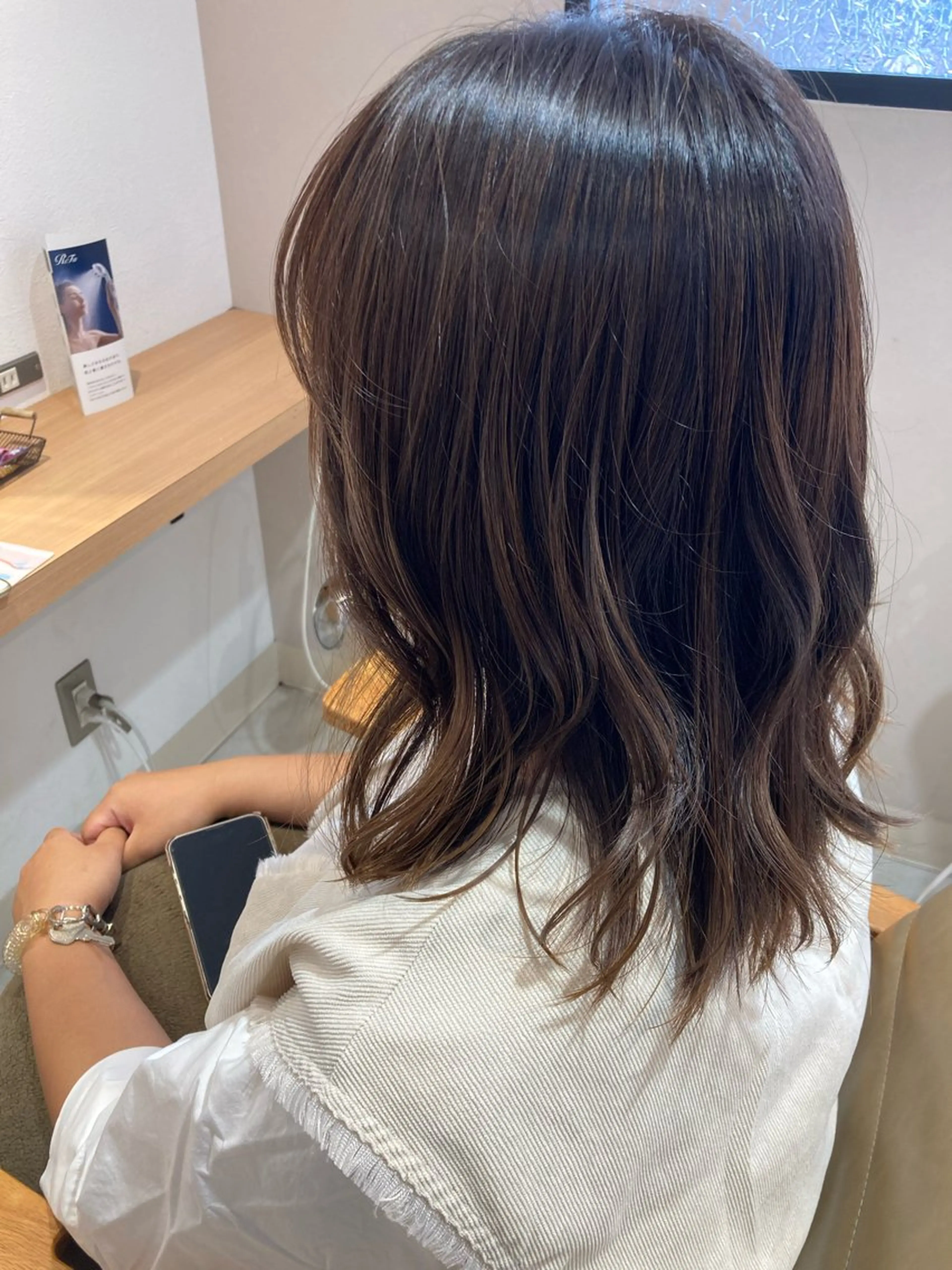 ミディアム 艶カラー3850 まいのヘアスタイル