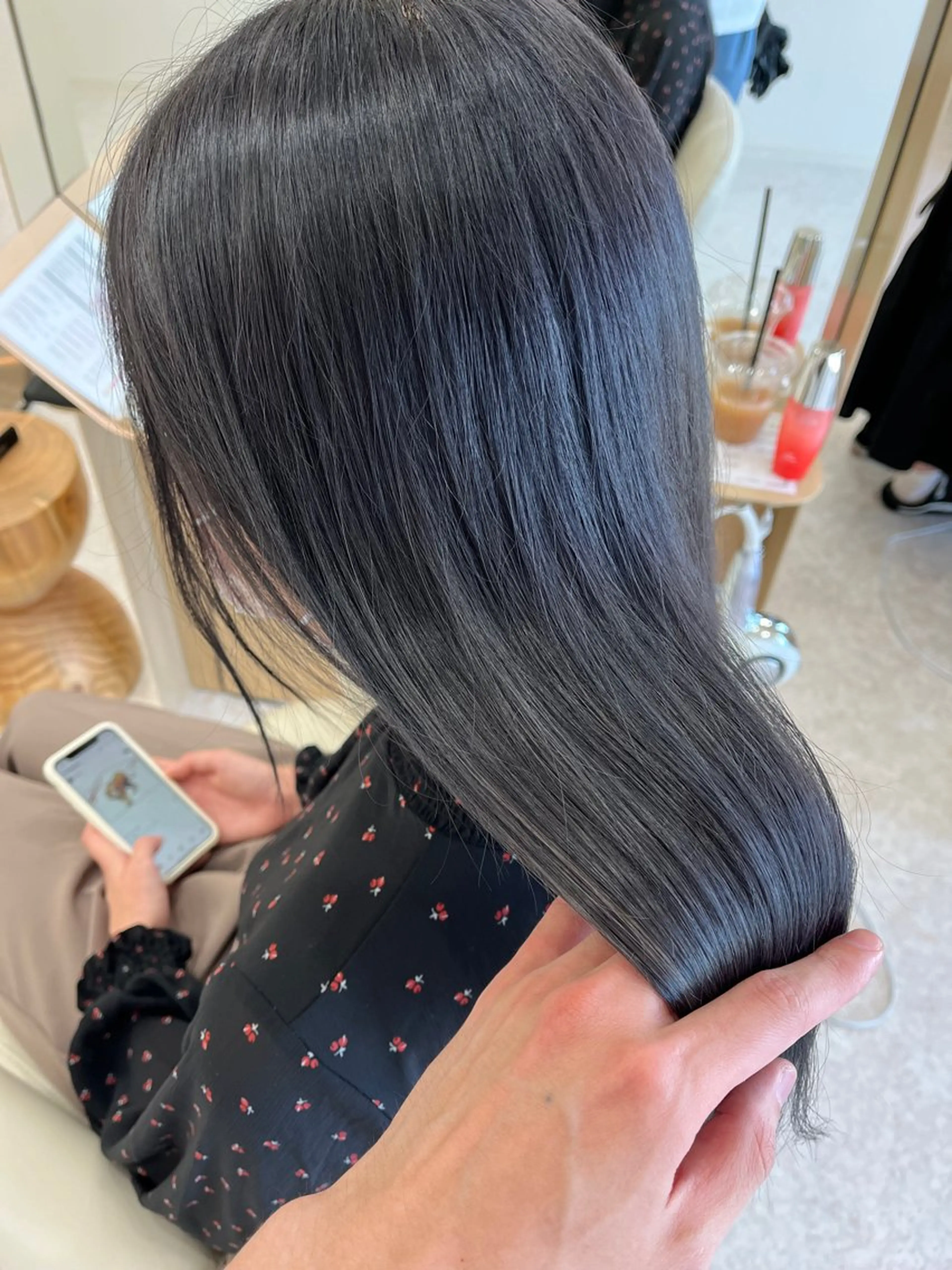 セミロング ダメージレス◎東区/ 艶カラー💫/斉藤拓のヘアスタイル