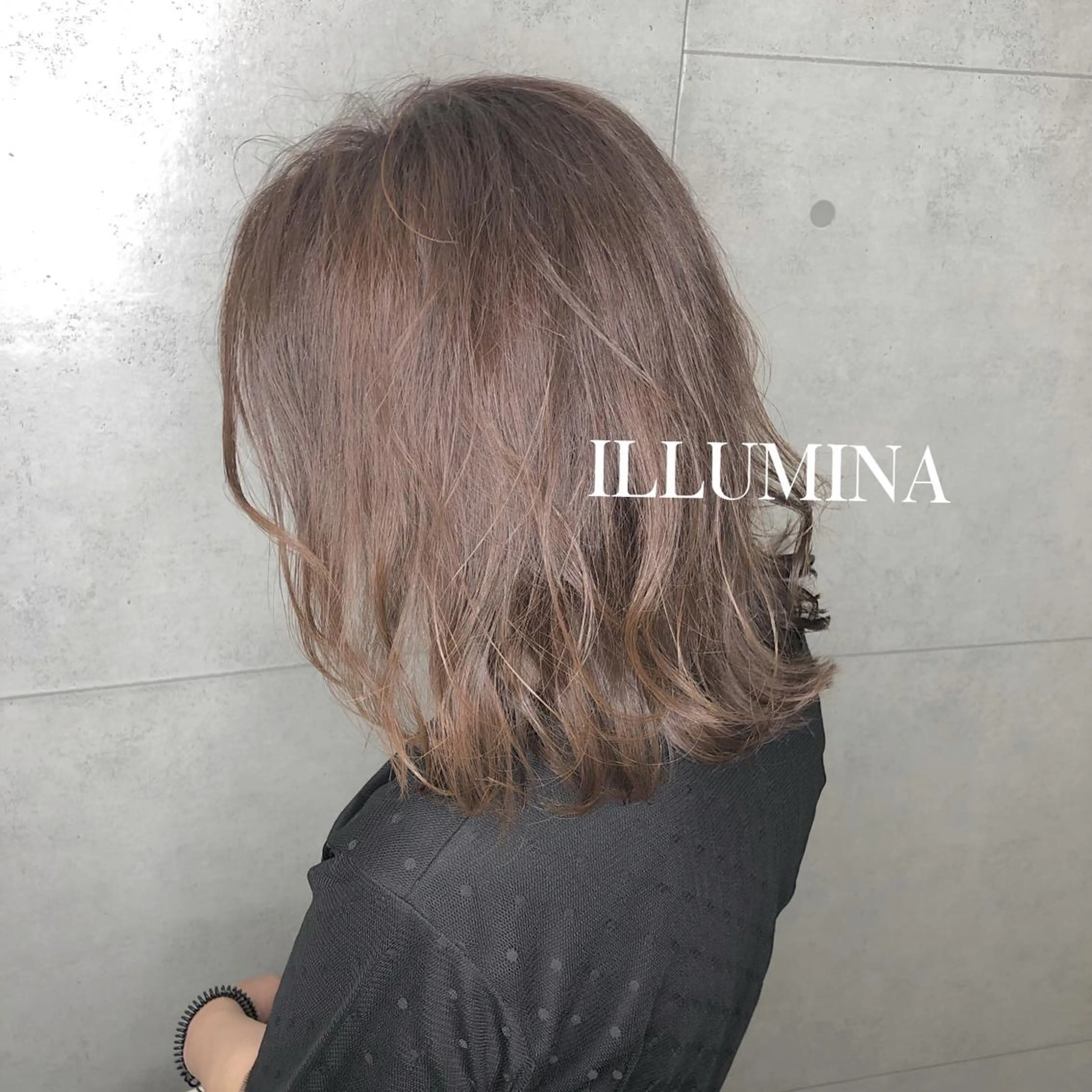 ミディアム 岸川 恭子のヘアスタイル