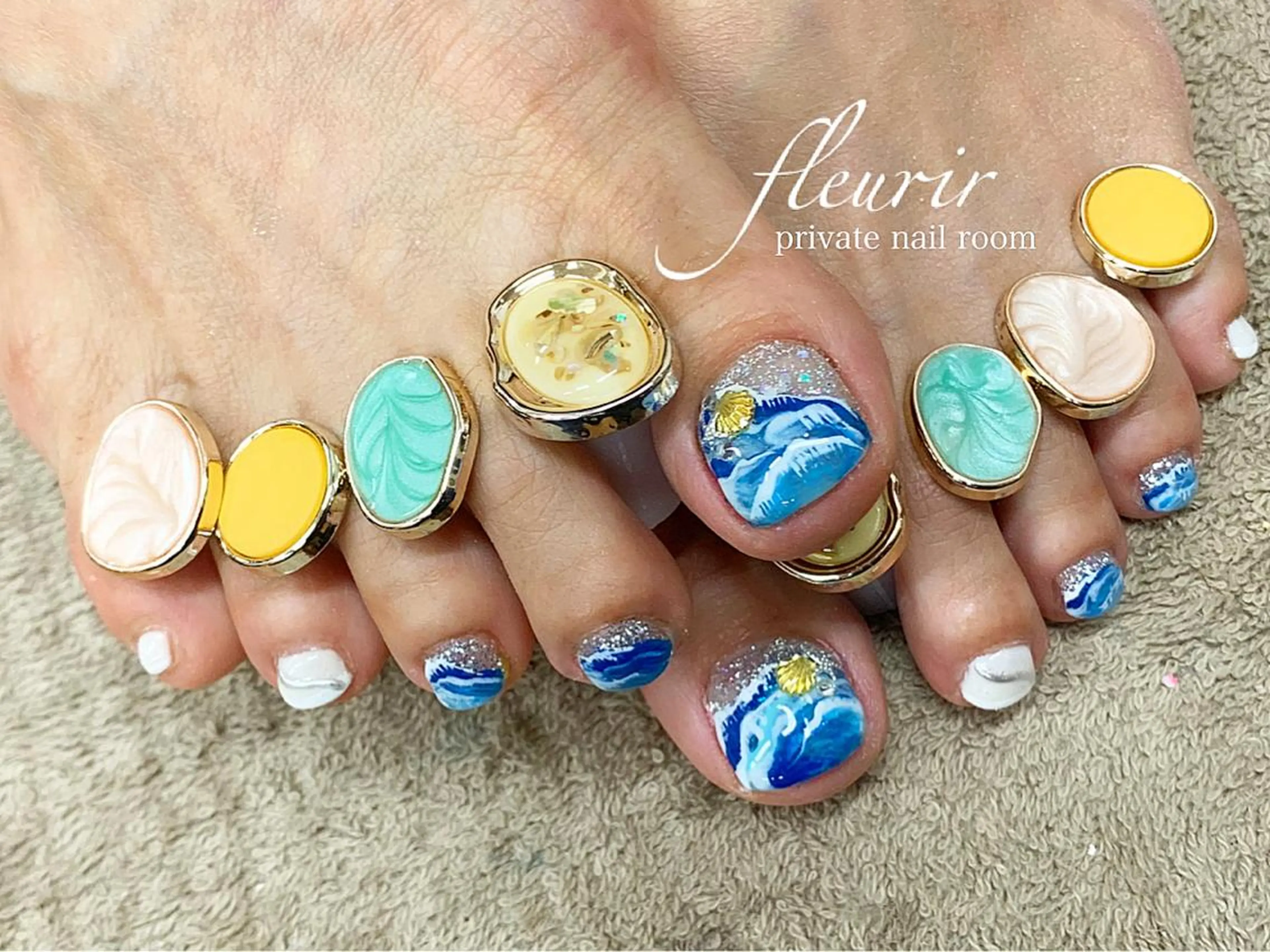 ネイル ブルー フットネイル ガーリー ラメ(グリッター) 水色 フルリール 【プライベートサロンのネイルデザイン