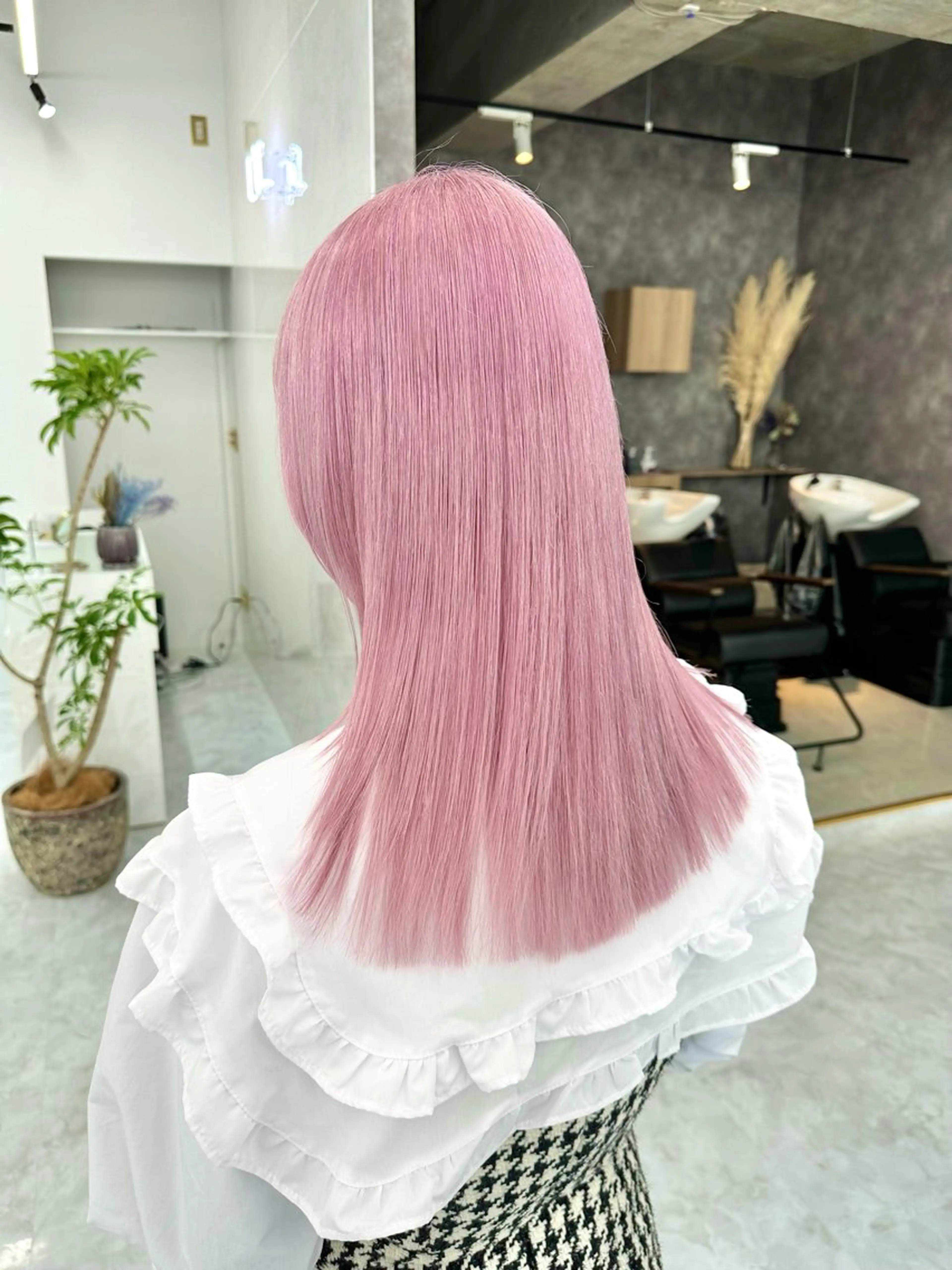 カラー 漆畑 莉奈のヘアスタイル