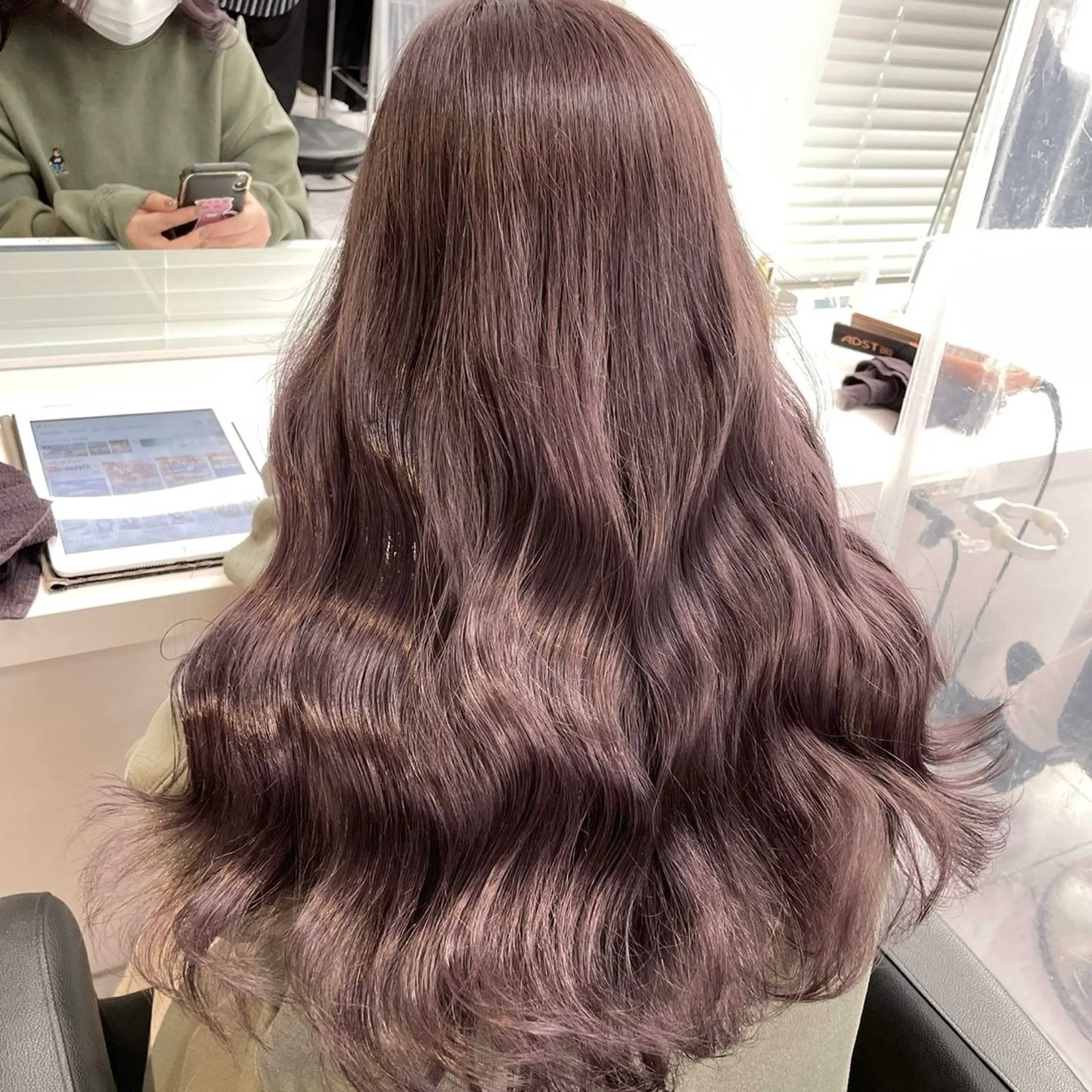 ロング ヘアカラー トリートメント ヘッドスパ ヘアセット ❤︎ワンホンガーリー なハイトーンヘア❤︎のヘアスタイル