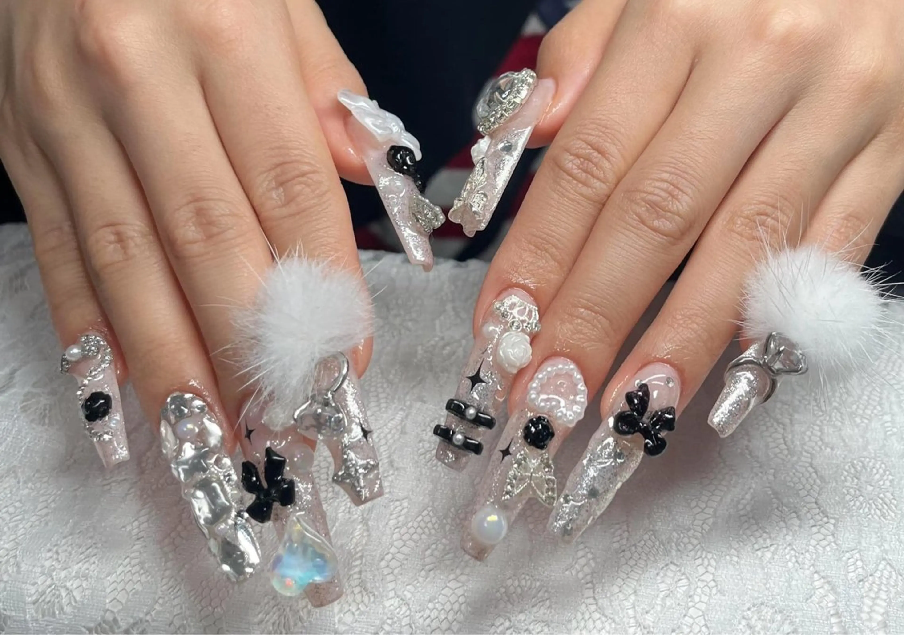 ネイル オーロラネイル フレンチネイル ジェルネイル ハロウィン キラキラネイル ハンドネイル H.baby Nail Salonのネイルデザイン