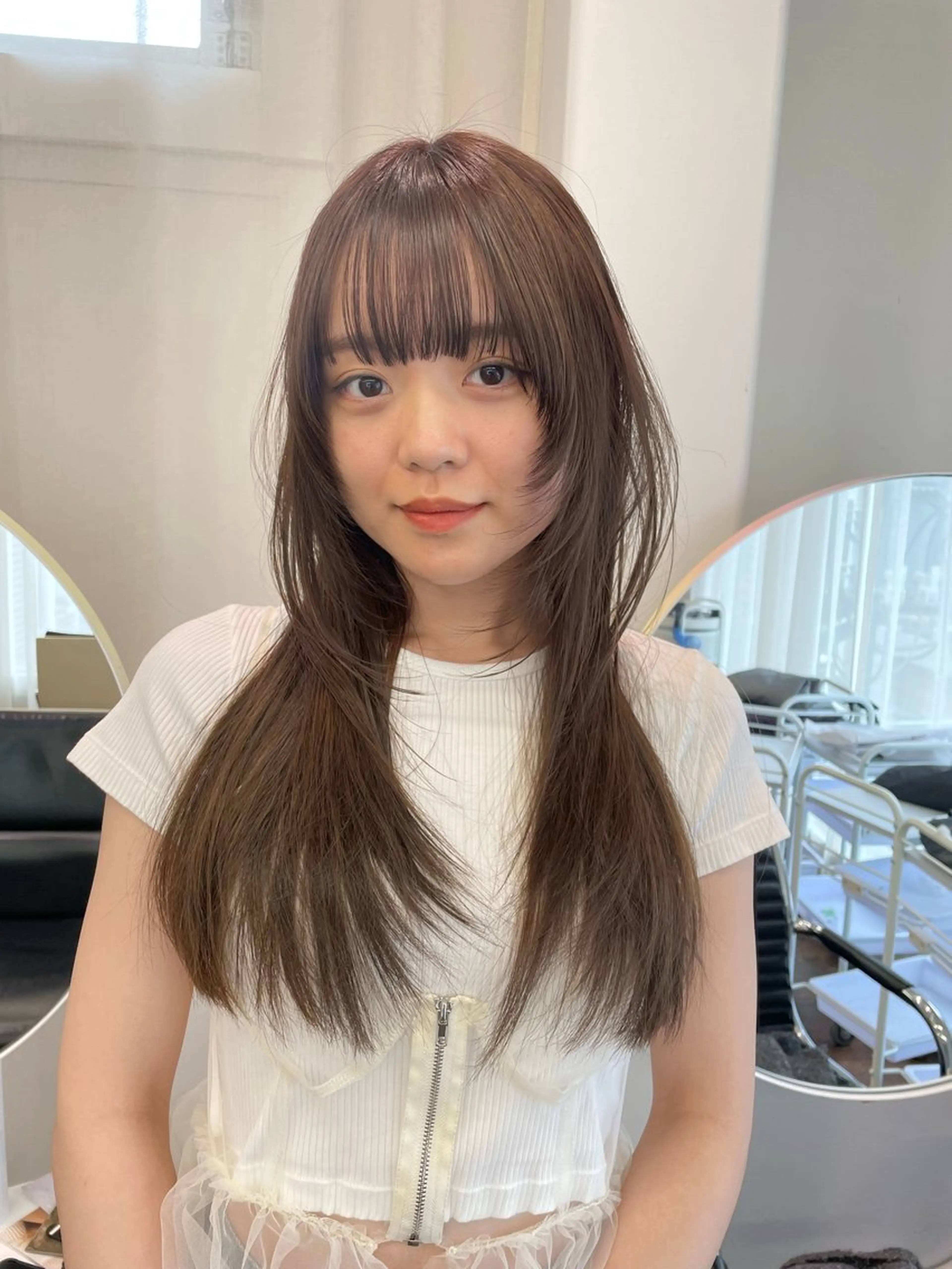 ロング カラー ブリーチ 透明感カラー グレージュ カット ヘアカラー トリートメント レイヤーカット🎀 kanaのヘアスタイル