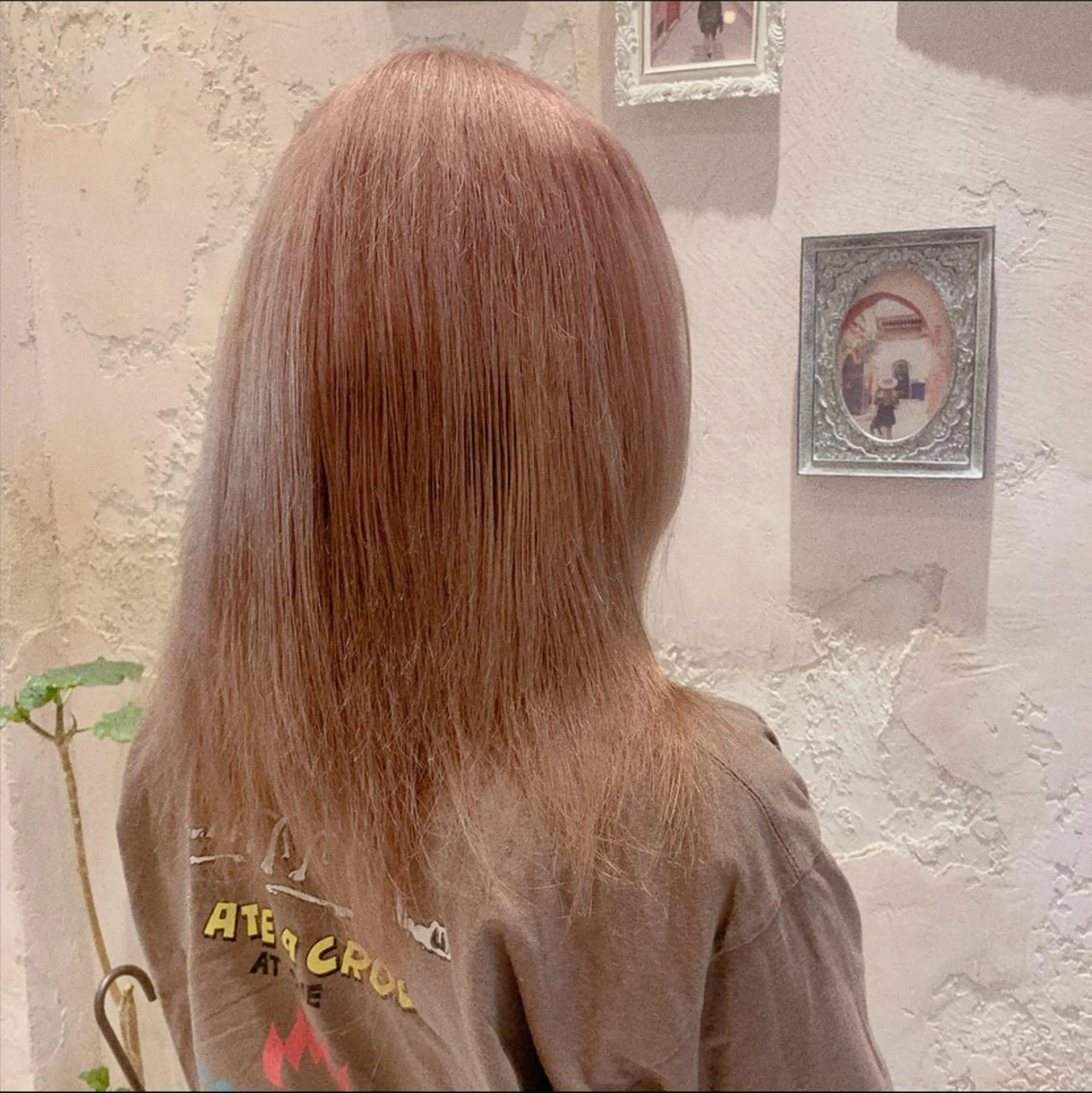 セミロング カラー 川井麻由🎀アイドル 量産🎀ピンクカラーのヘアスタイル