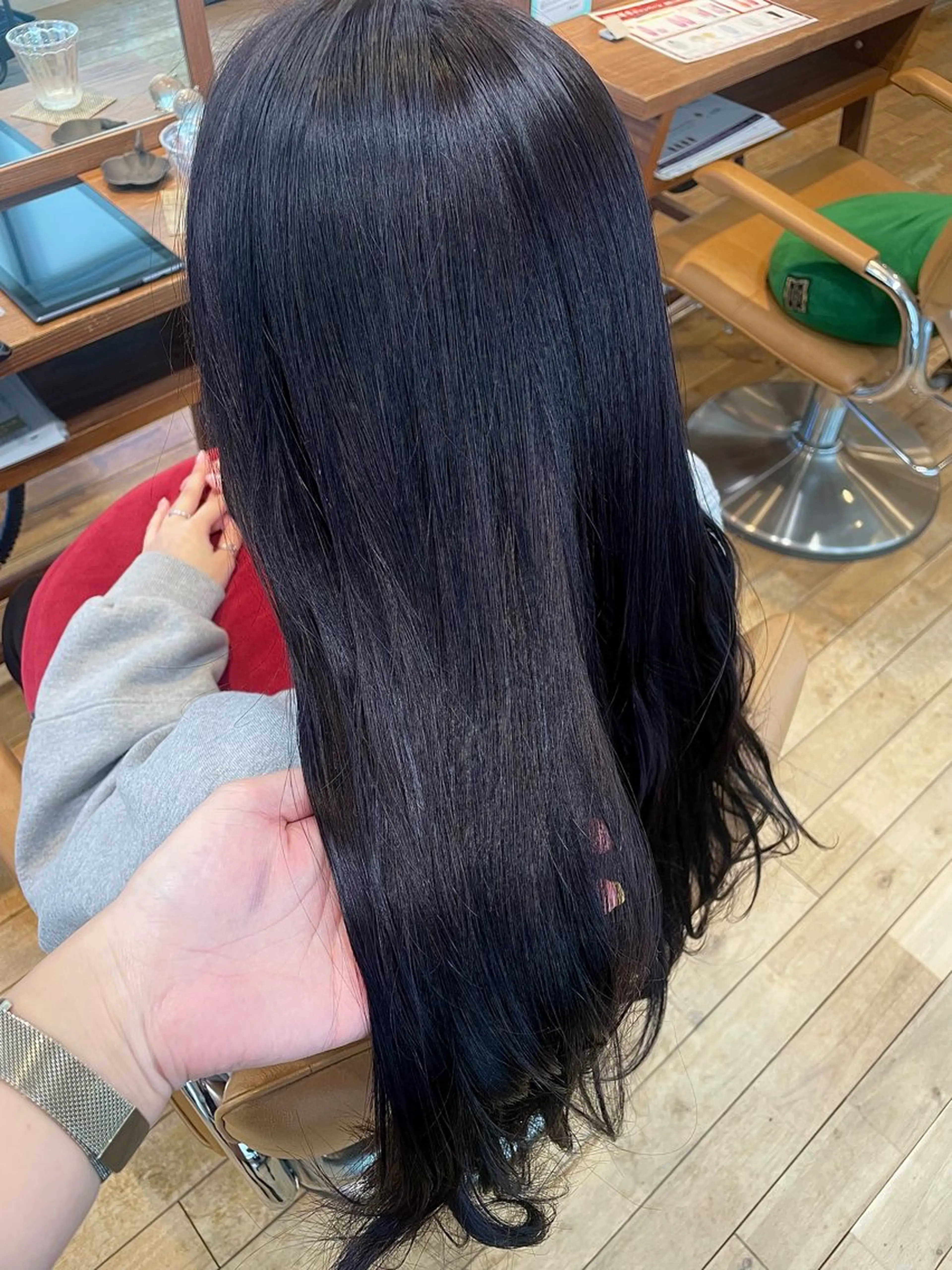 ロング カラー 羽山 笑夢のヘアスタイル