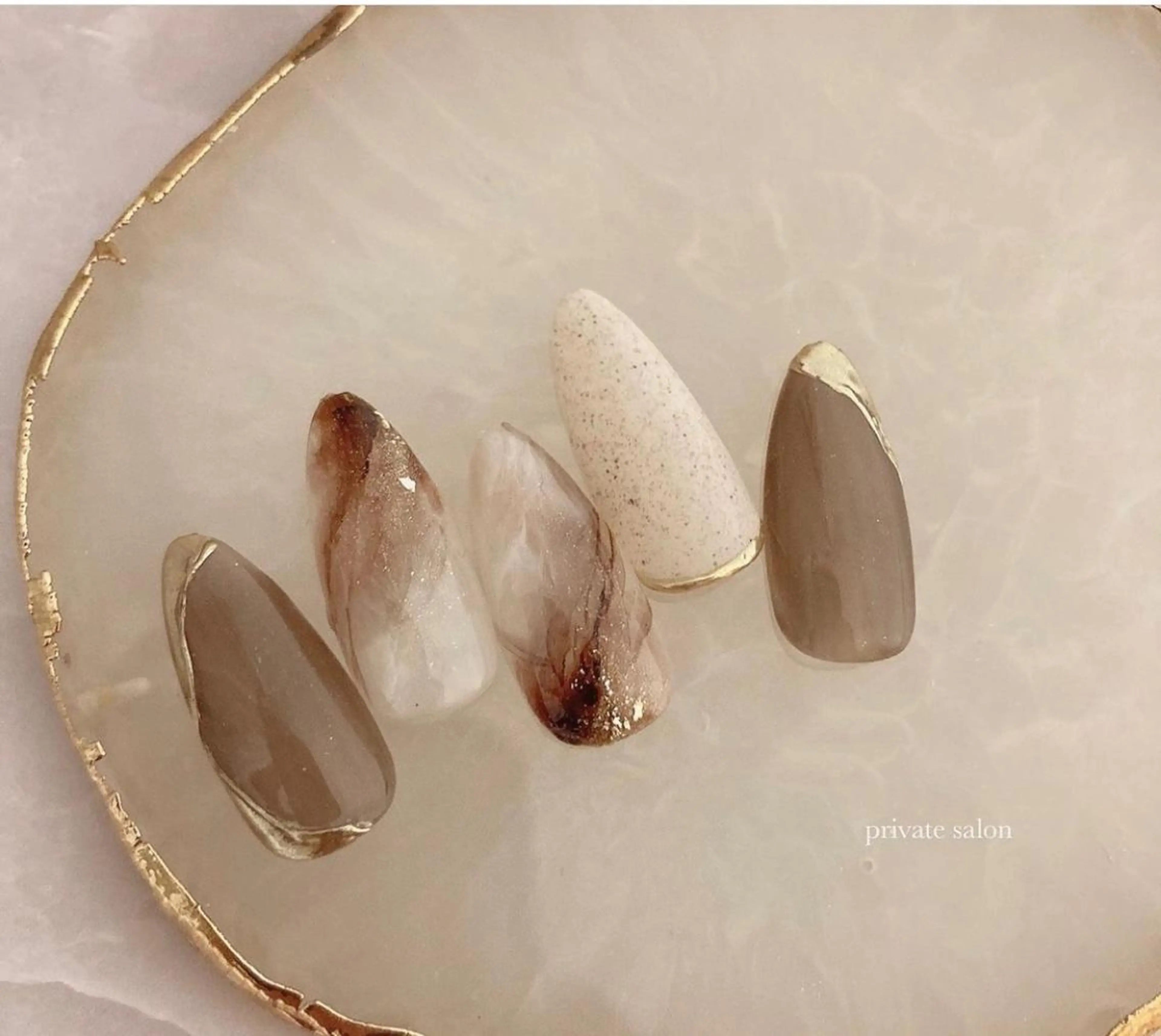 ネイル 桜ネイル クリアネイル 長さ出し フットネイル フレンチネイル 大塚眉毛|ハンドケア |肌管理の眉毛・アイブロウイメージ