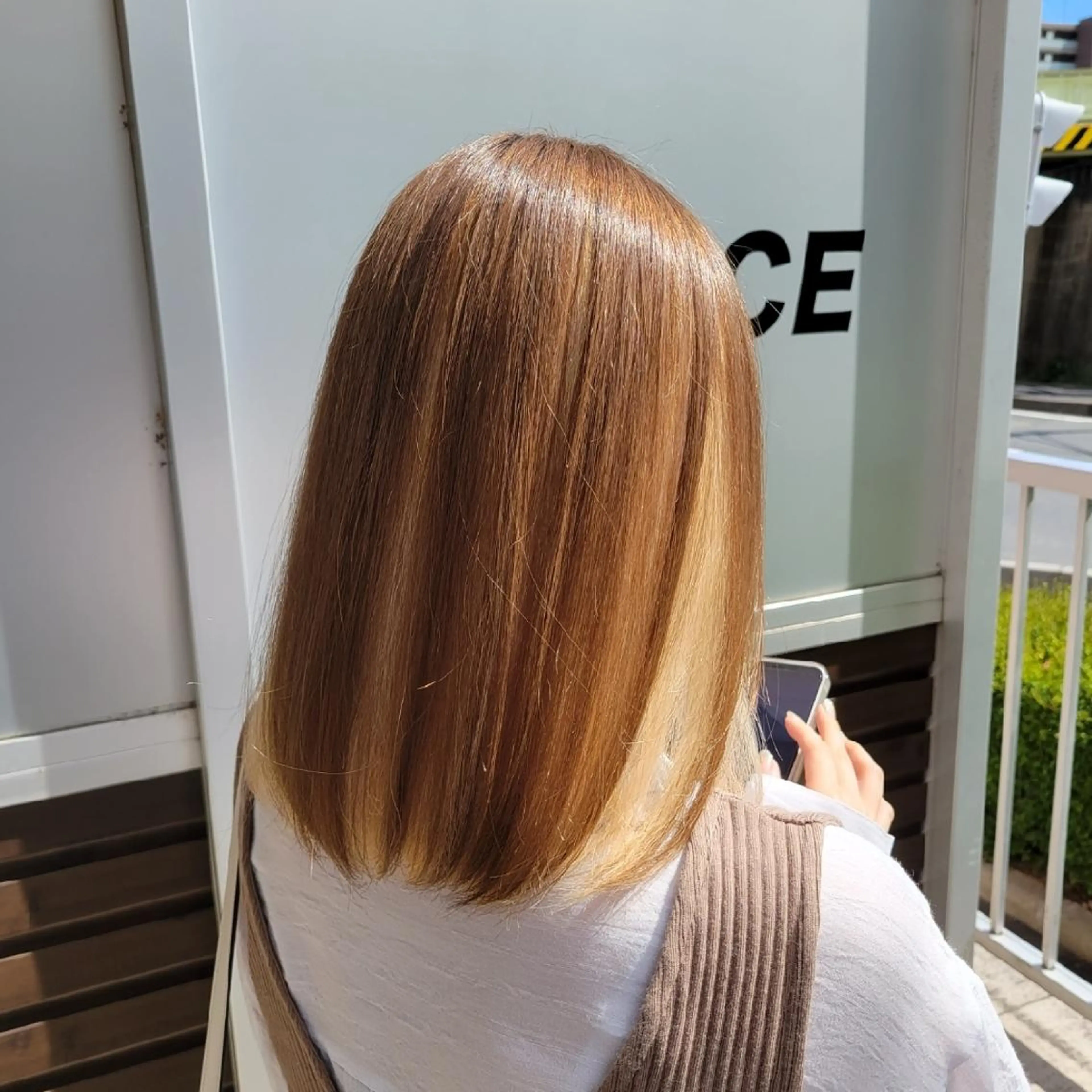 ミディアム カラー 抜きっぱなしブロンド カット ヘアカラー トリートメント レイヤー/ショート /山田譲治✂️のヘアスタイル