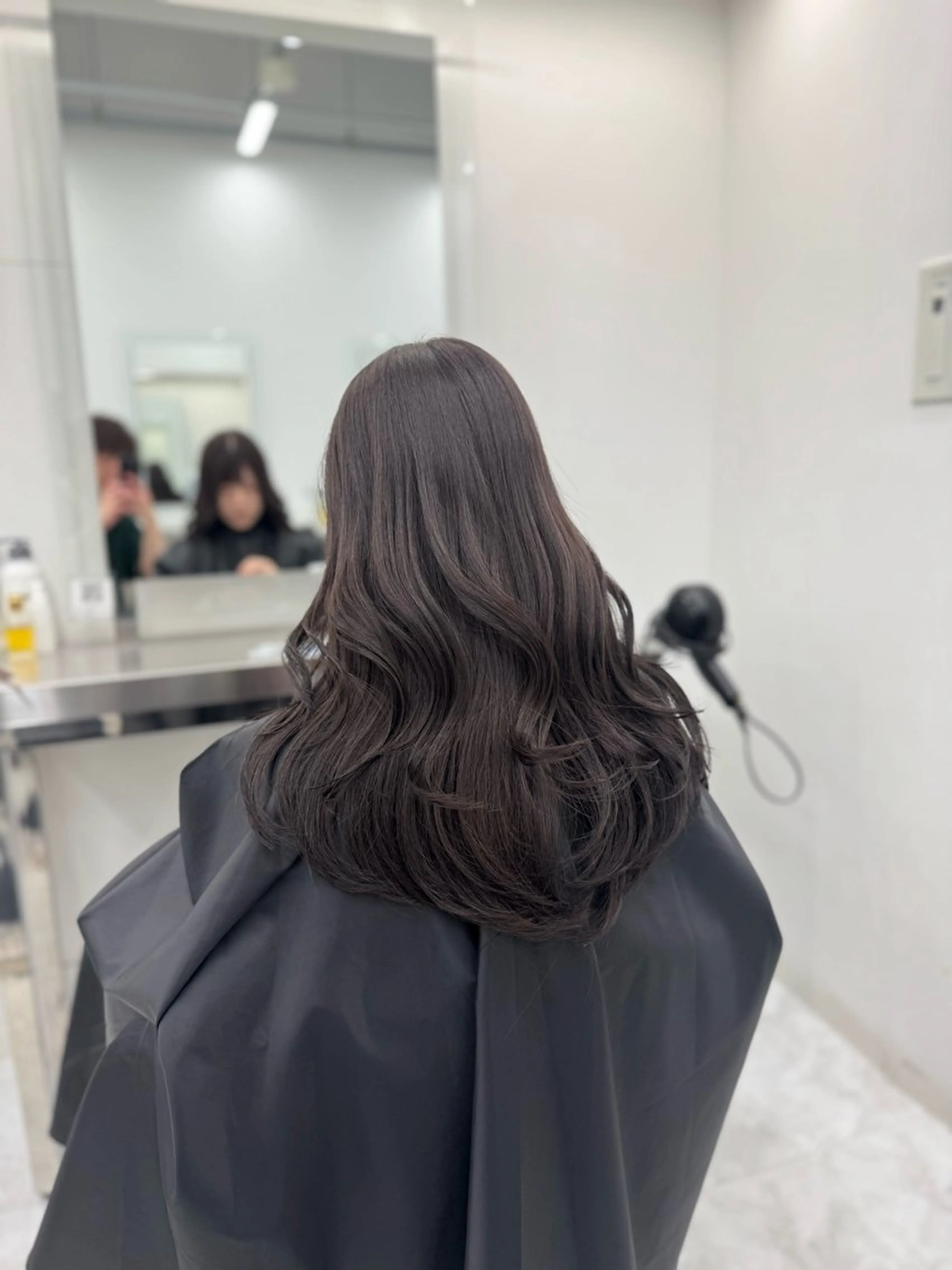 セミロング カラー ヘアカラー トリートメント ブリーチなし🤍透明 感カラー🤍しゅうじのヘアスタイル
