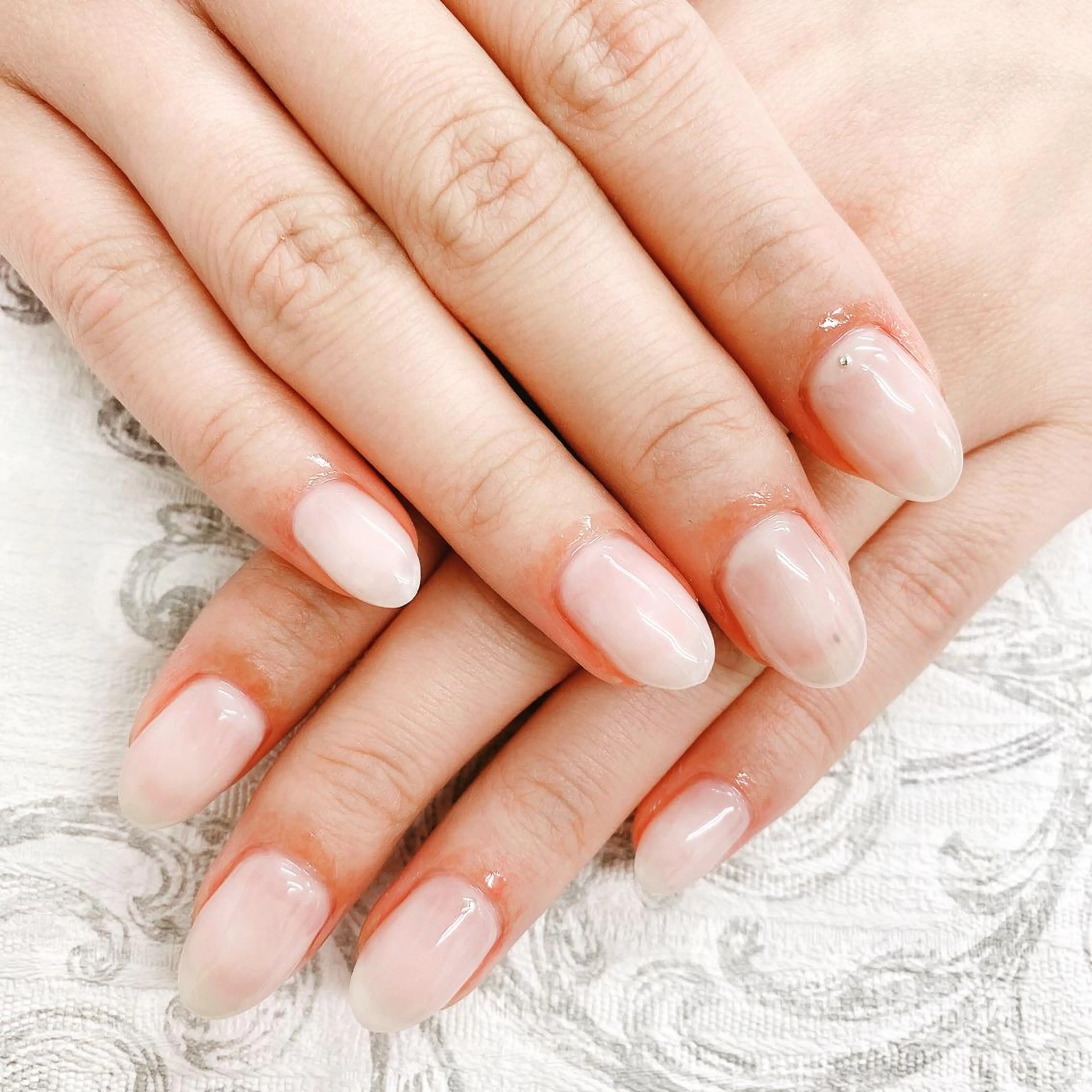 ネイル クリアネイル ホワイト N._._.claw[エヌクロー]所属・N._._. clawのネイルデザイン