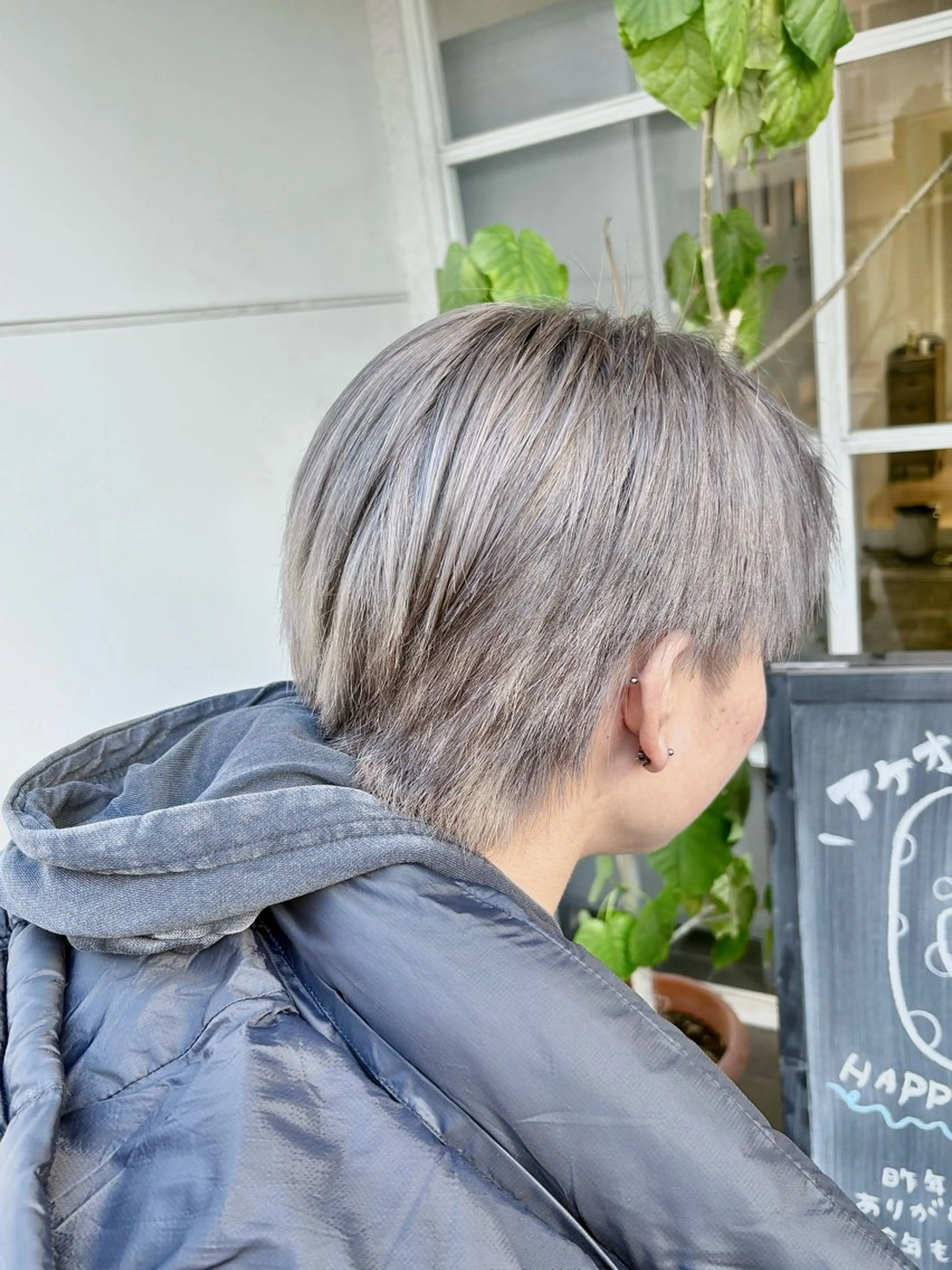 カラー ブリーチ シルバー ヘアカラー 🫧すずき ももか🫧のヘアスタイル