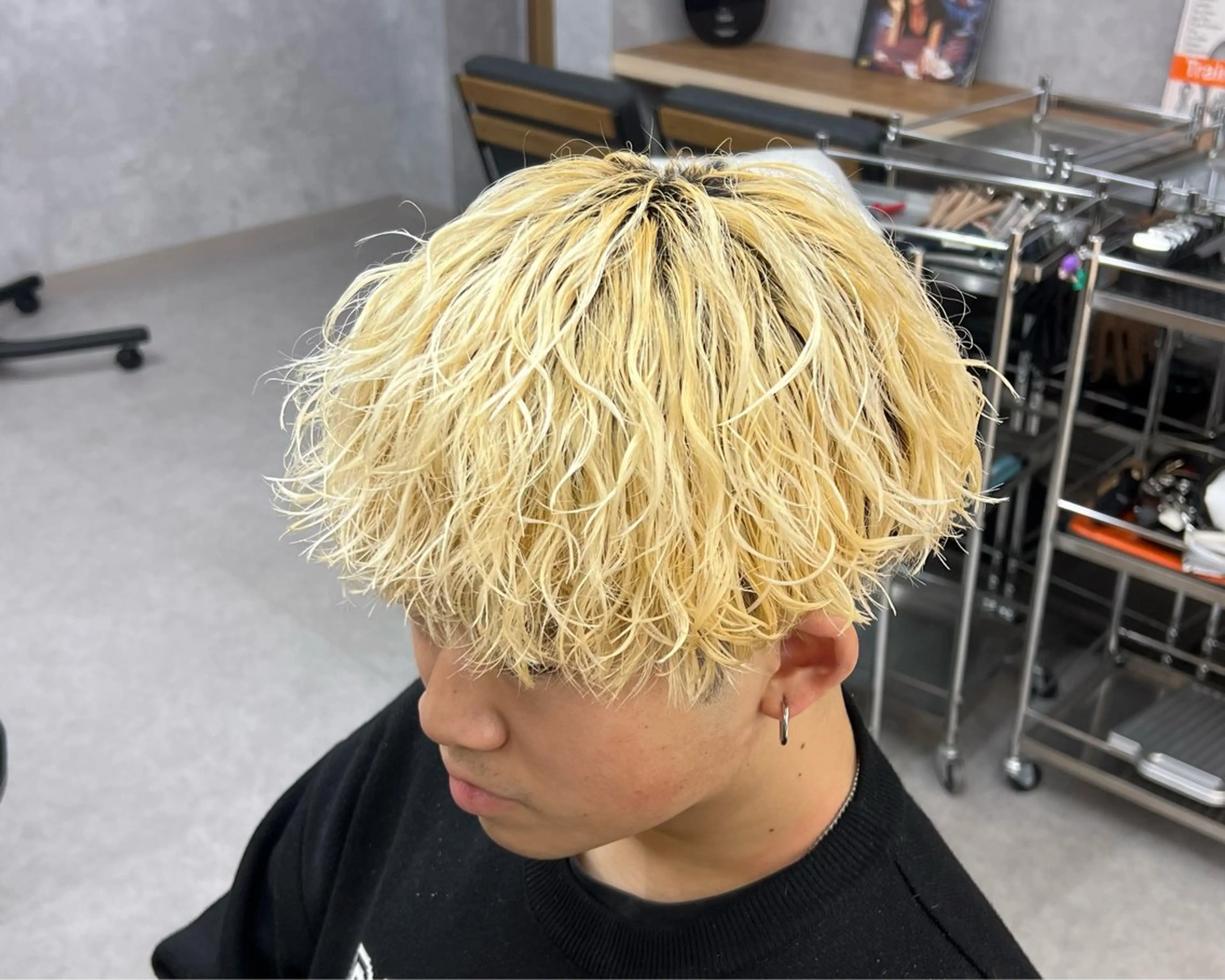 パーマ メンズ メンズブリーチ メンズパーマ カット パーマ VeRO所属・VeRO ヒュウミのヘアスタイル