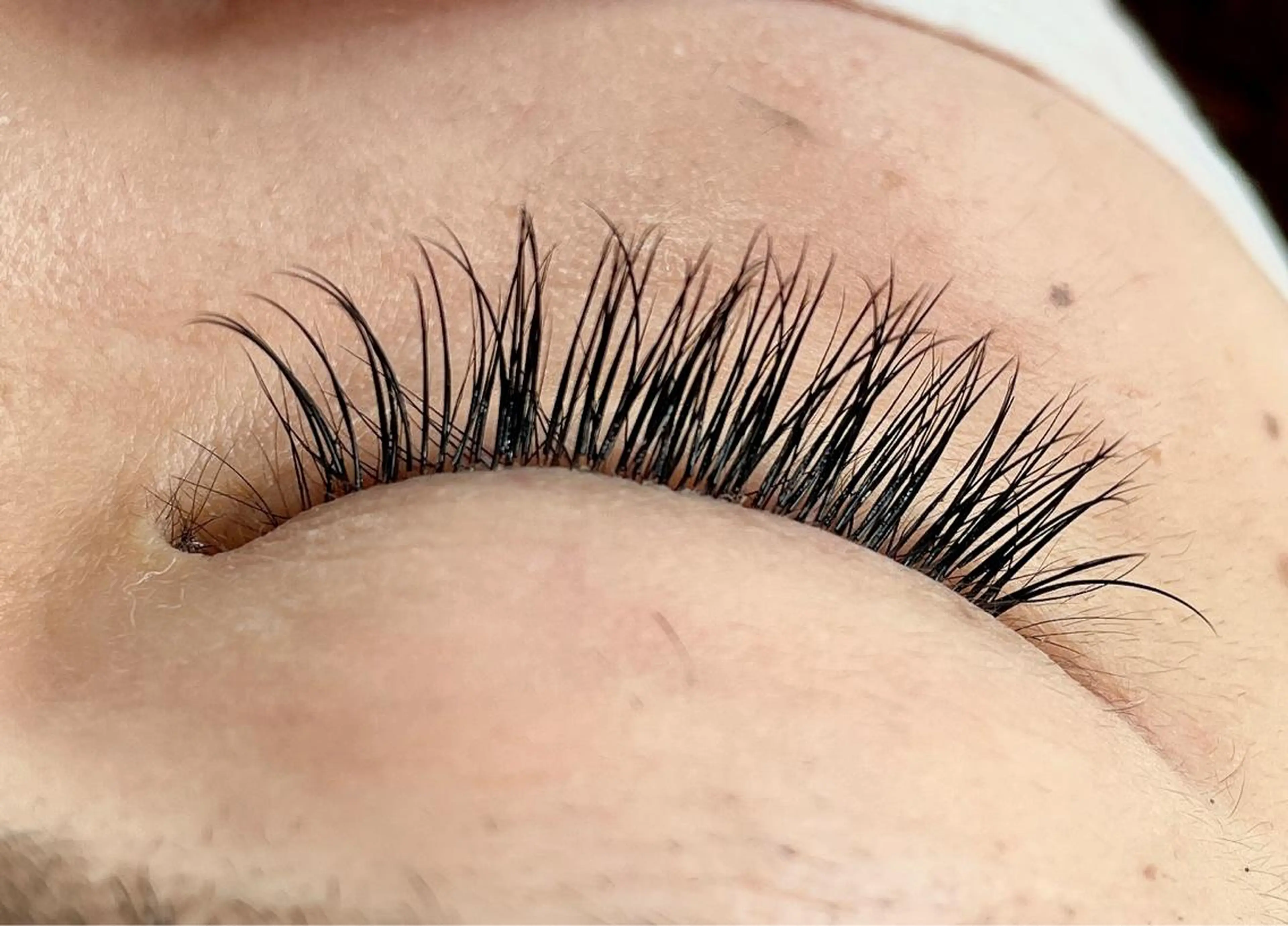 マツエク・マツパ fleur（フルール）所属・fleur フルールのマツエク・マツパデザイン