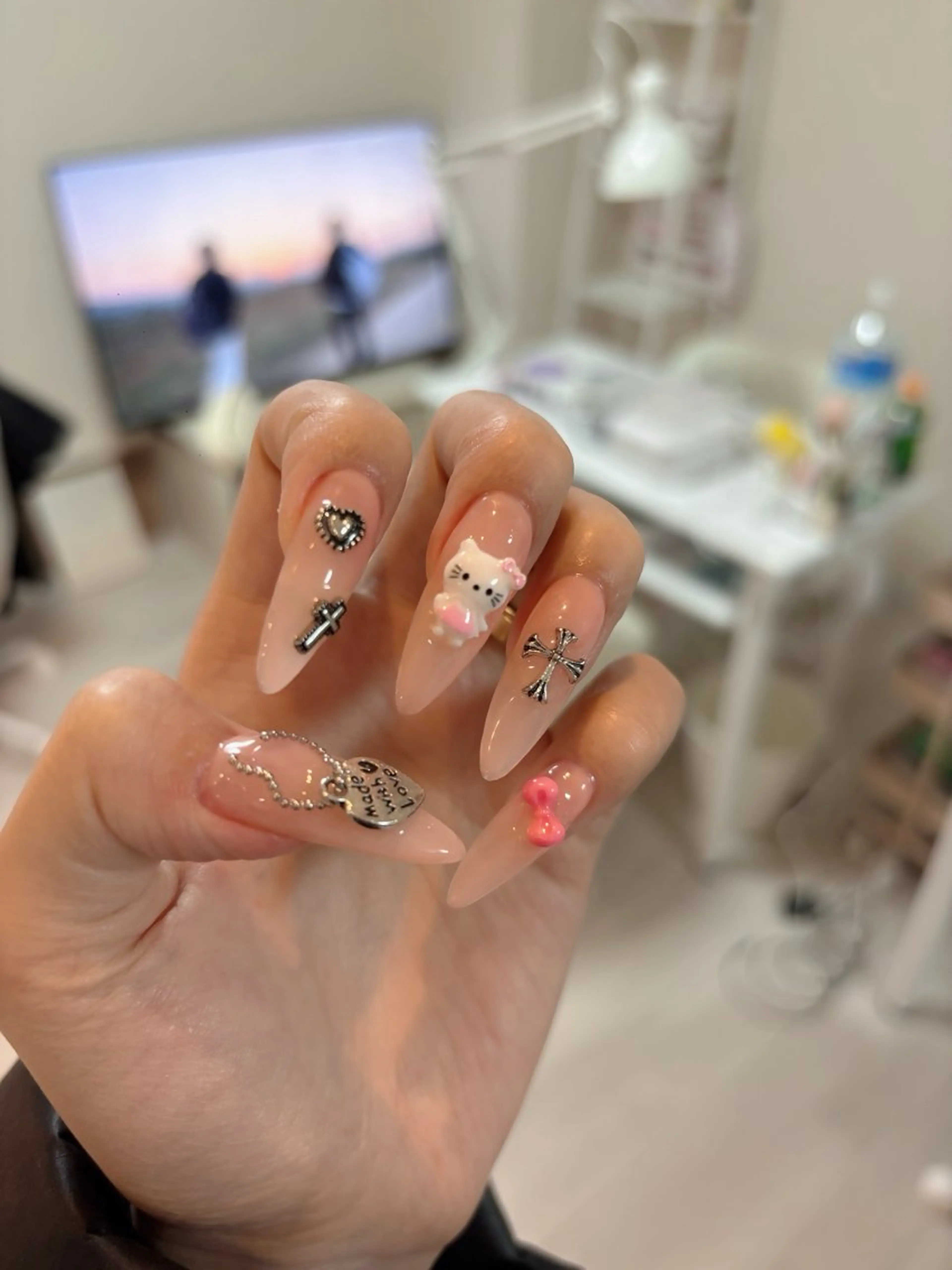 ネイル グラデーション キラキラネイル ワンカラーネイル 冬ネイル Jenn Nail Salonのネイルデザイン