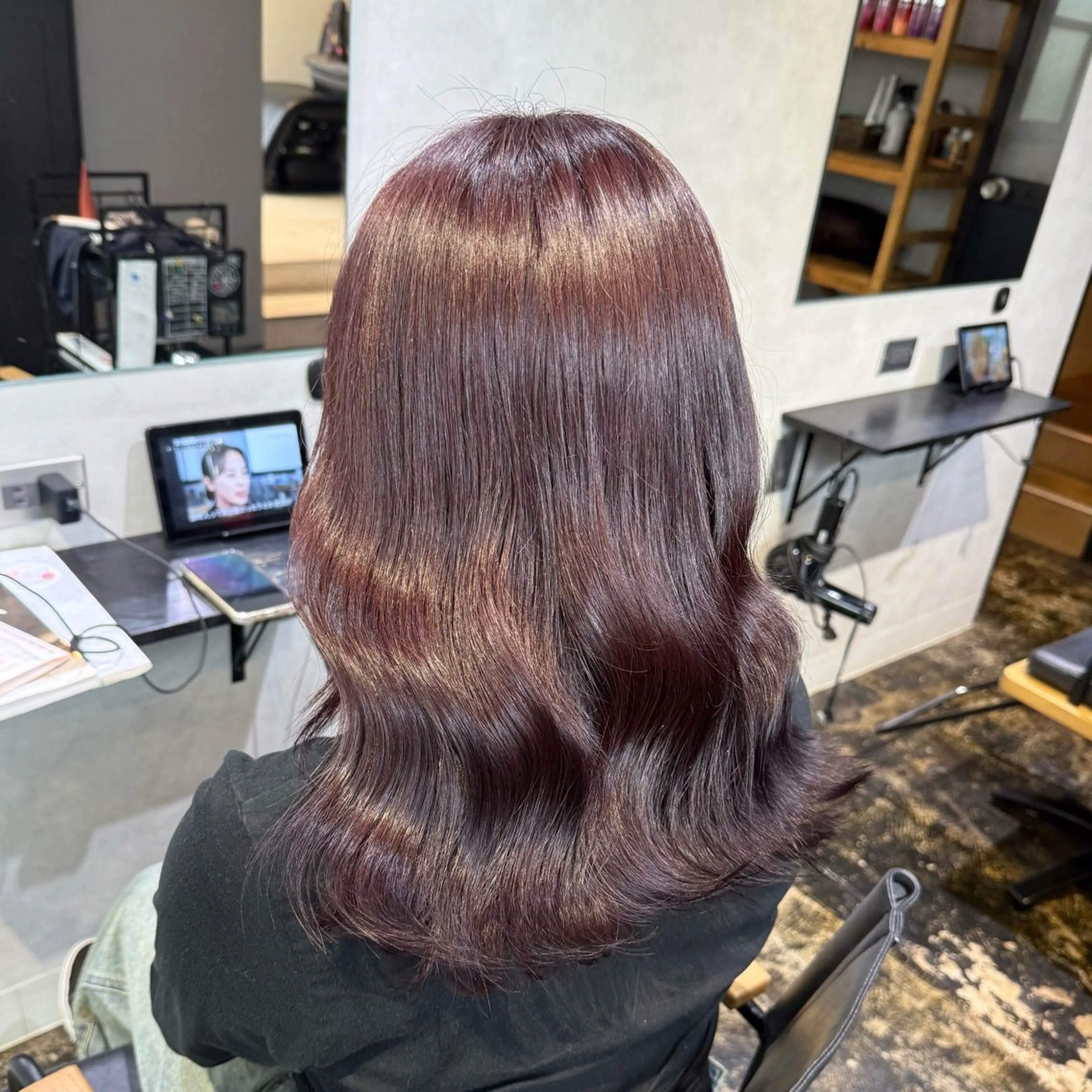 セミロング カラー ラベンダーカラー ピンクカラー ピンクラベンダー ヘアカラー 透明感カラー/パーマ 🌀アオノのヘアスタイル