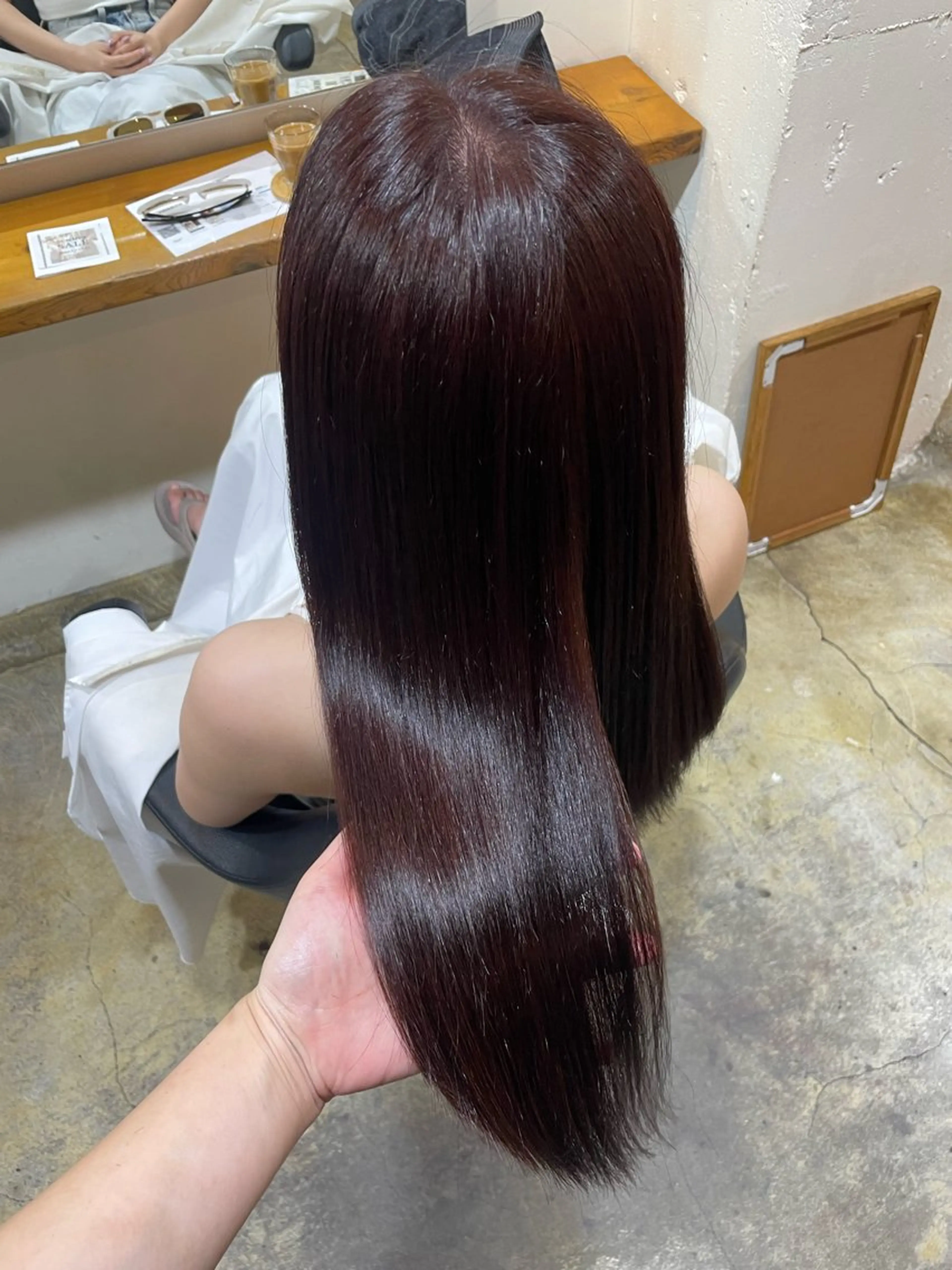 ロング カラー ブラウンカラー カット ヘアカラー トリートメント MIOベージュカラー 柔らかいカラーのヘアスタイル