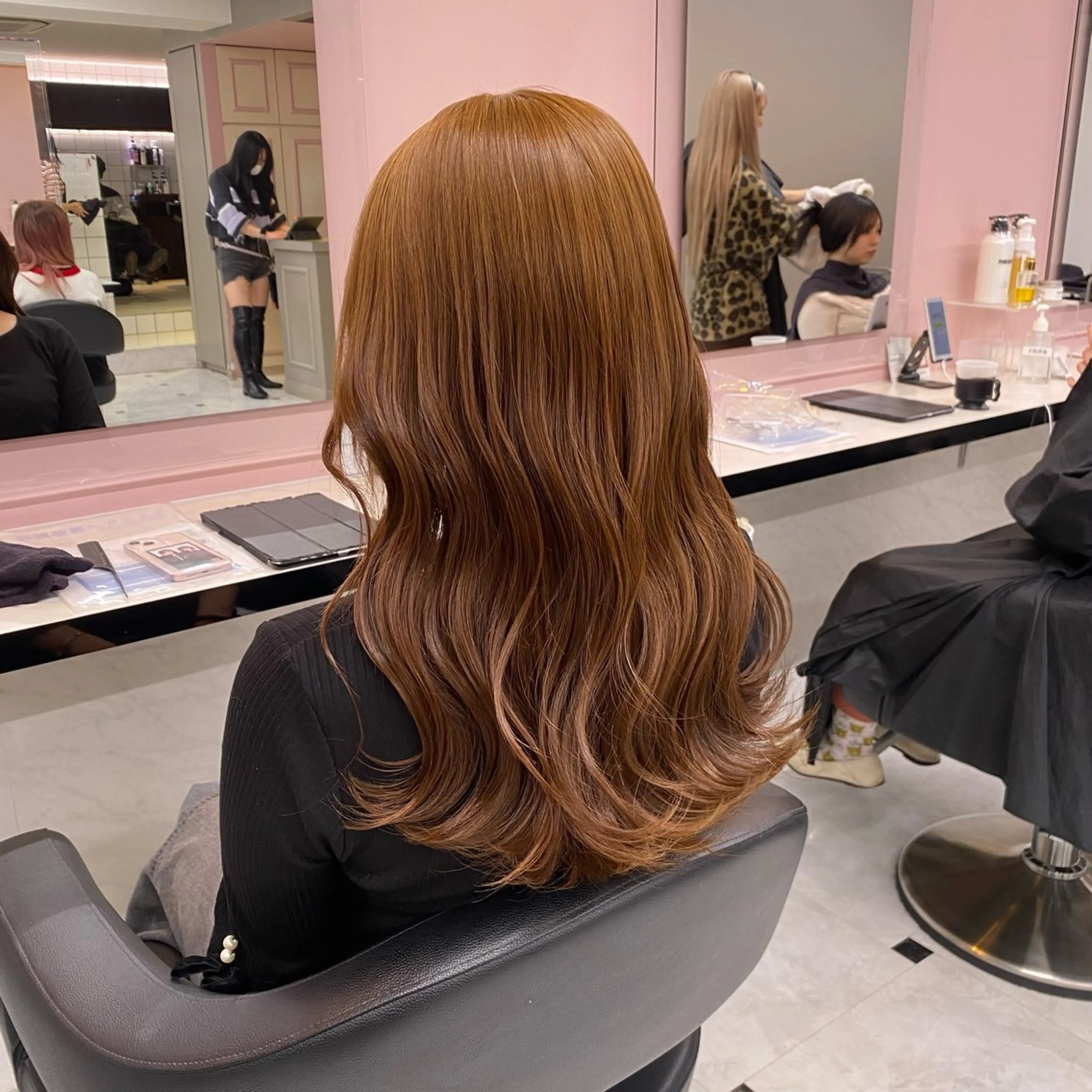 セミロング カラー ブリーチ ブリーチなしカラー 透明感ベージュカラー ♡上野♡AIのヘアスタイル