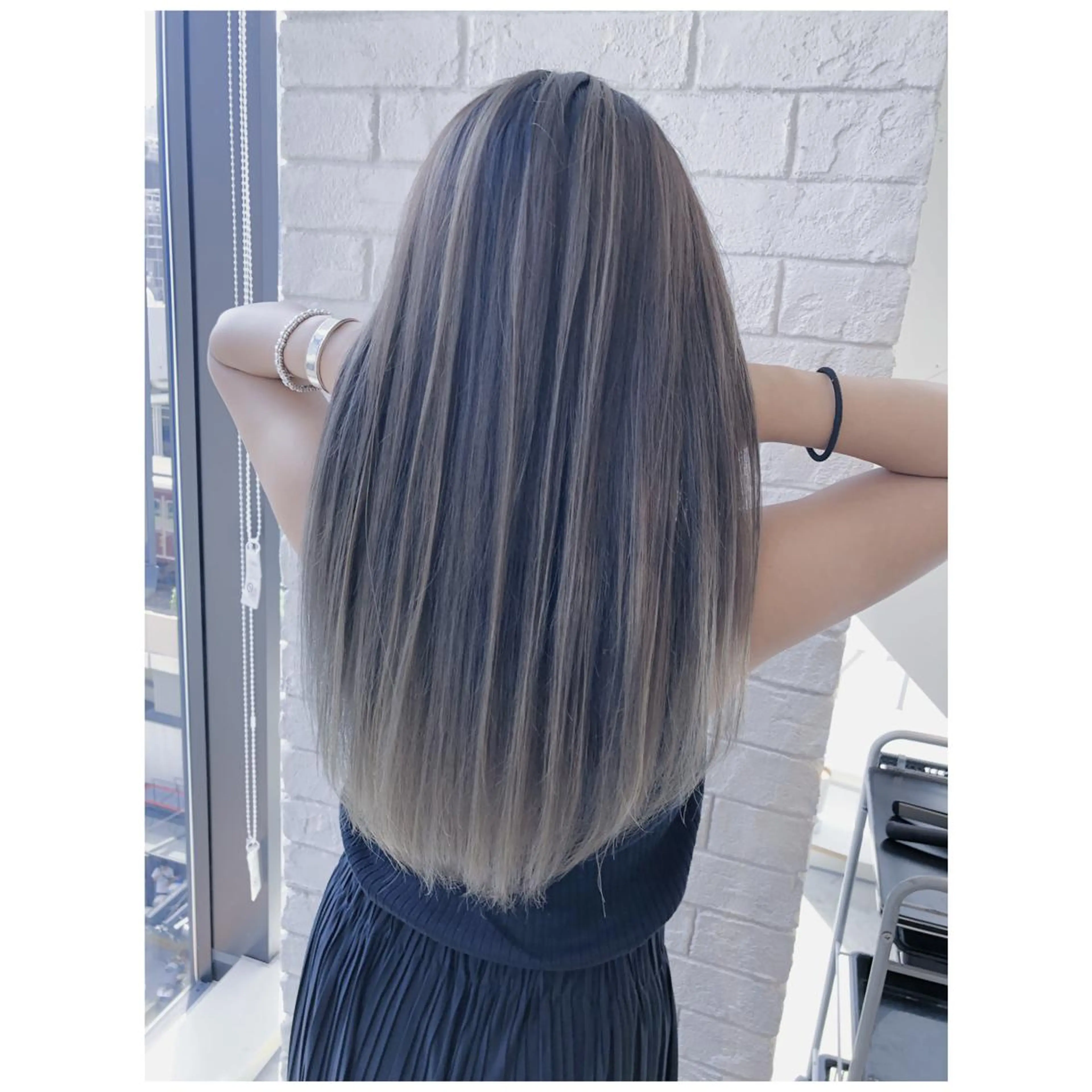 ミディアム ヘアカラー 顔タイプ診断®︎ ハイトーンカラーのヘアスタイル