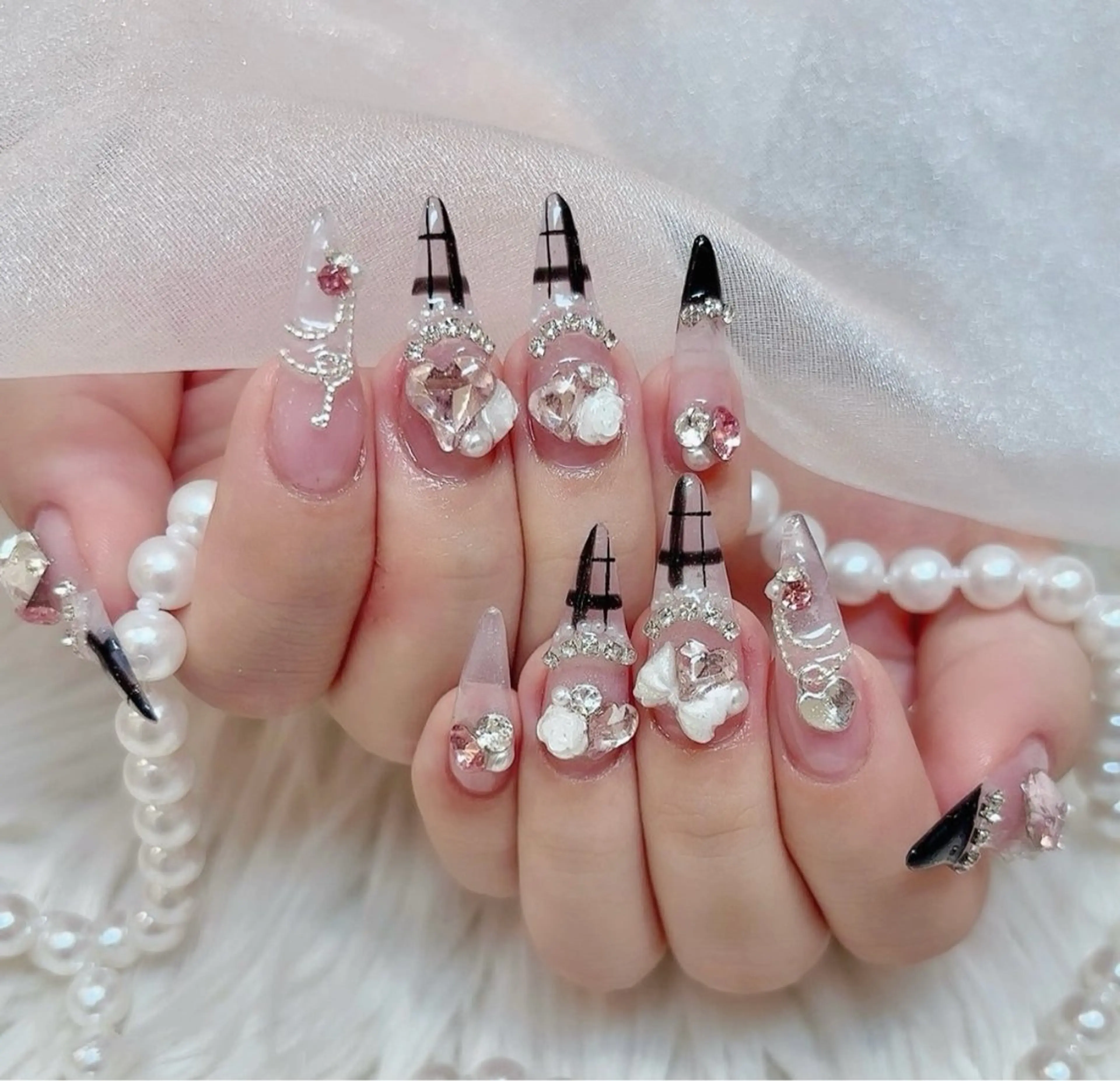 ネイル グラデーション キラキラネイル ワンカラーネイル 冬ネイル Jenn Nail Salonのネイルデザイン