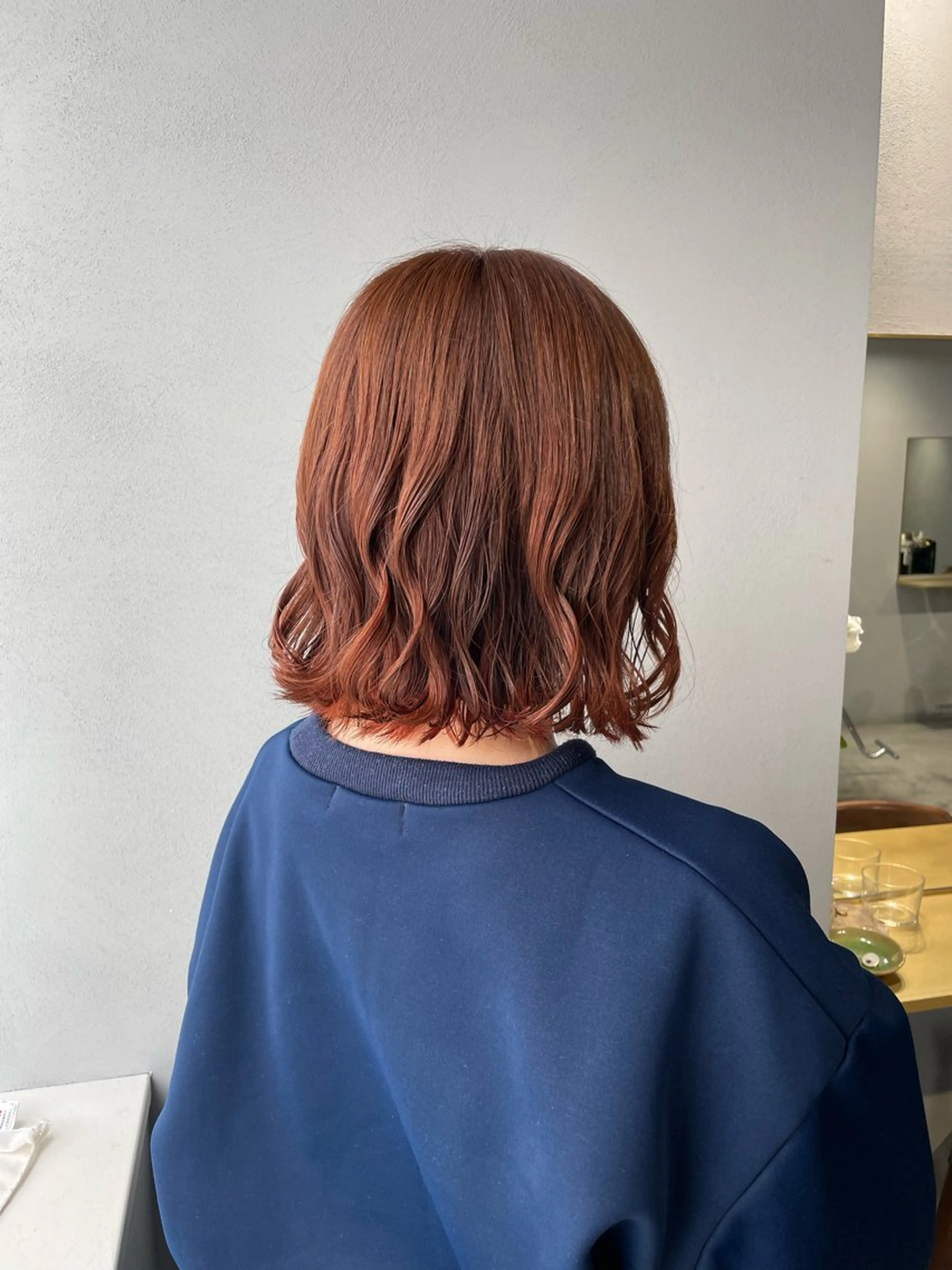 ショート カラー パーマ ベージュカラー オレンジ オレンジベージュ ボブ カット ヘアカラー パーマ トリートメント 【arc】Ruri コテ巻き風パーマのヘアスタイル