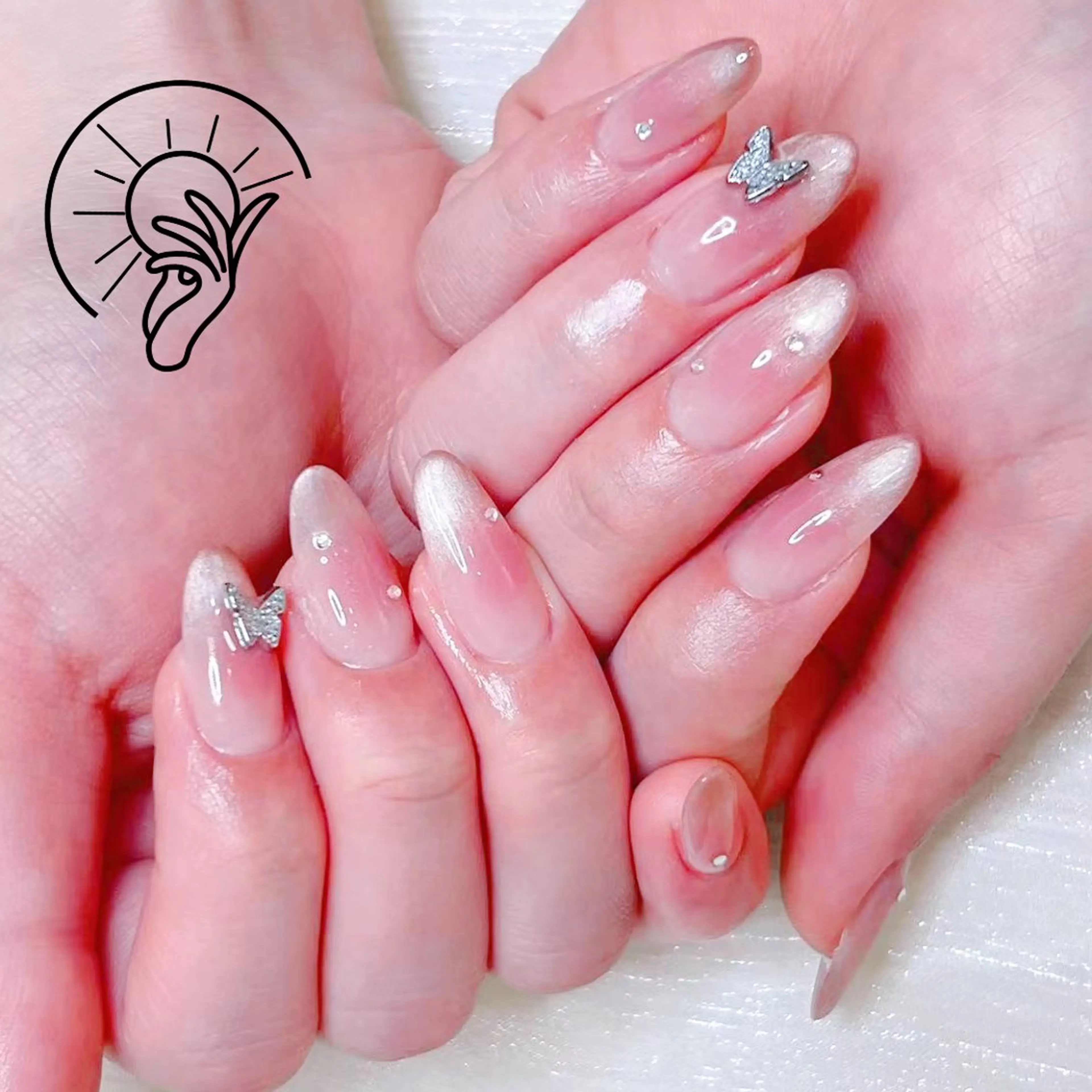 ネイル チークネイル 長さ出し フラワーネイル フレンチネイル ガーリー sun nail池袋 モデル募集のネイルデザイン