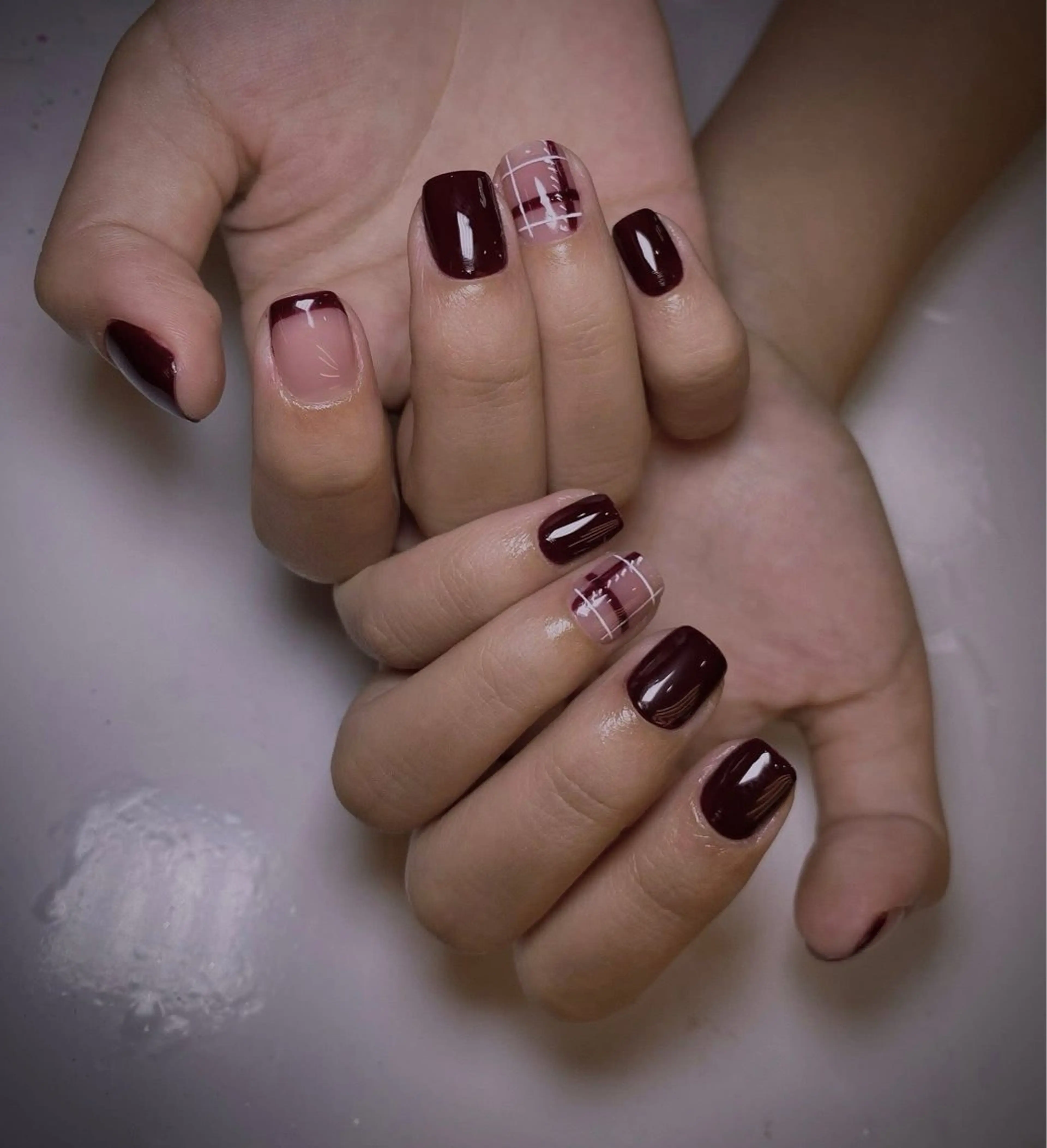 シンプル持ち込みデザインネイル(デザイ ン2本💅)の写真