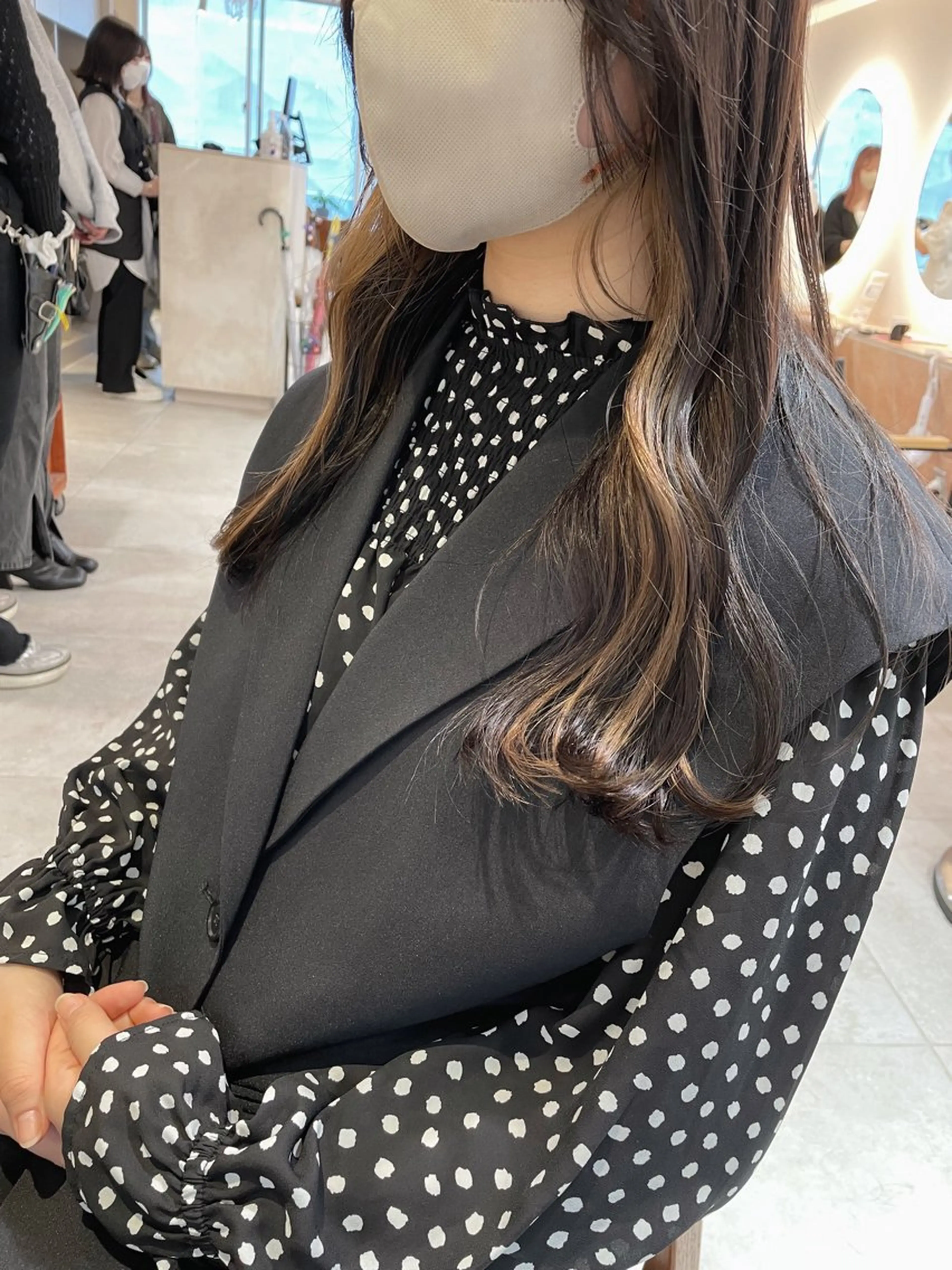 ロング カラー ベージュカラー ブリーチ シアーベージュ 切りっぱなしボブ ソノキユウカのヘアスタイル