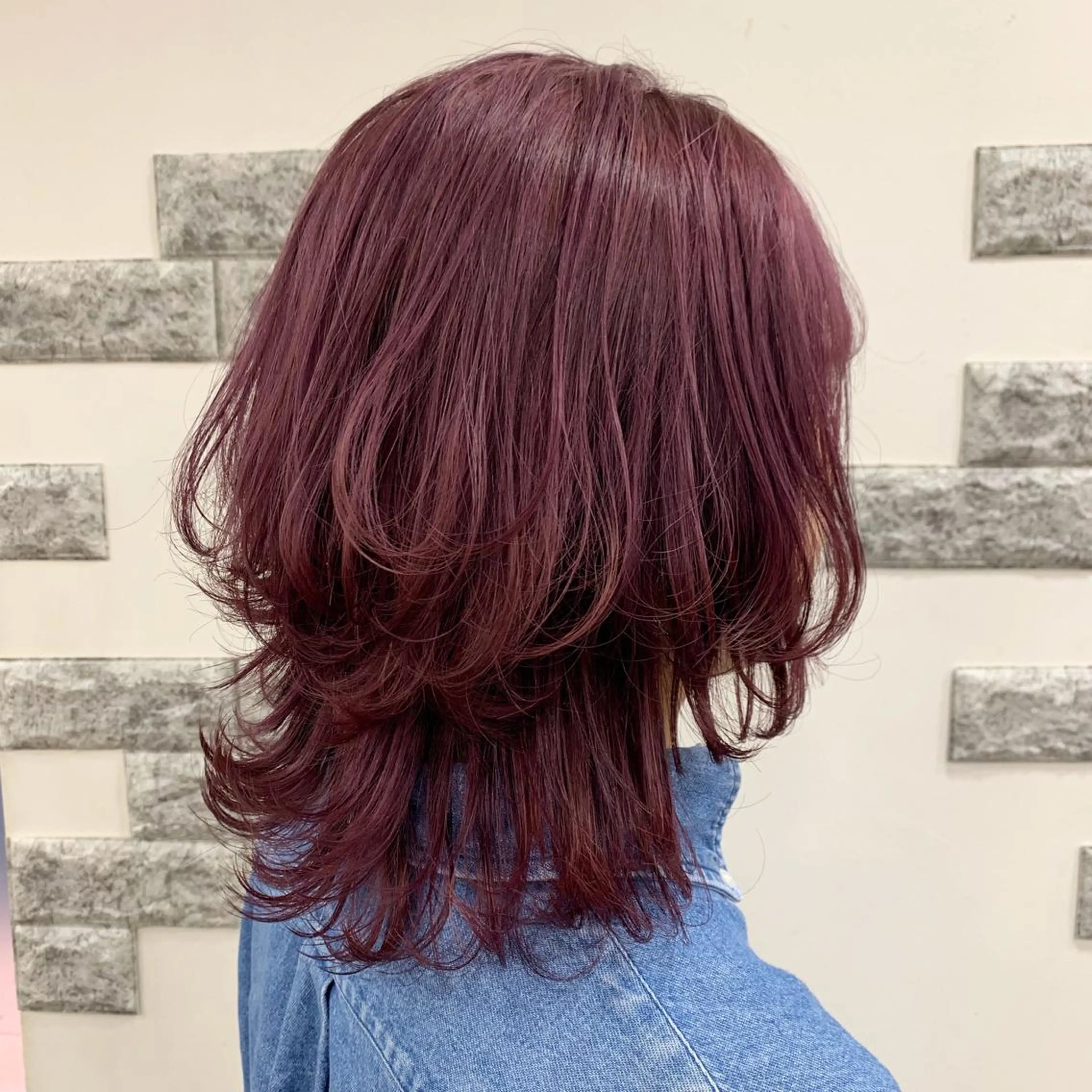 ミディアム カラー SALOWIN新宿三丁目 Frente店所属・薄田 珠美のヘアスタイル