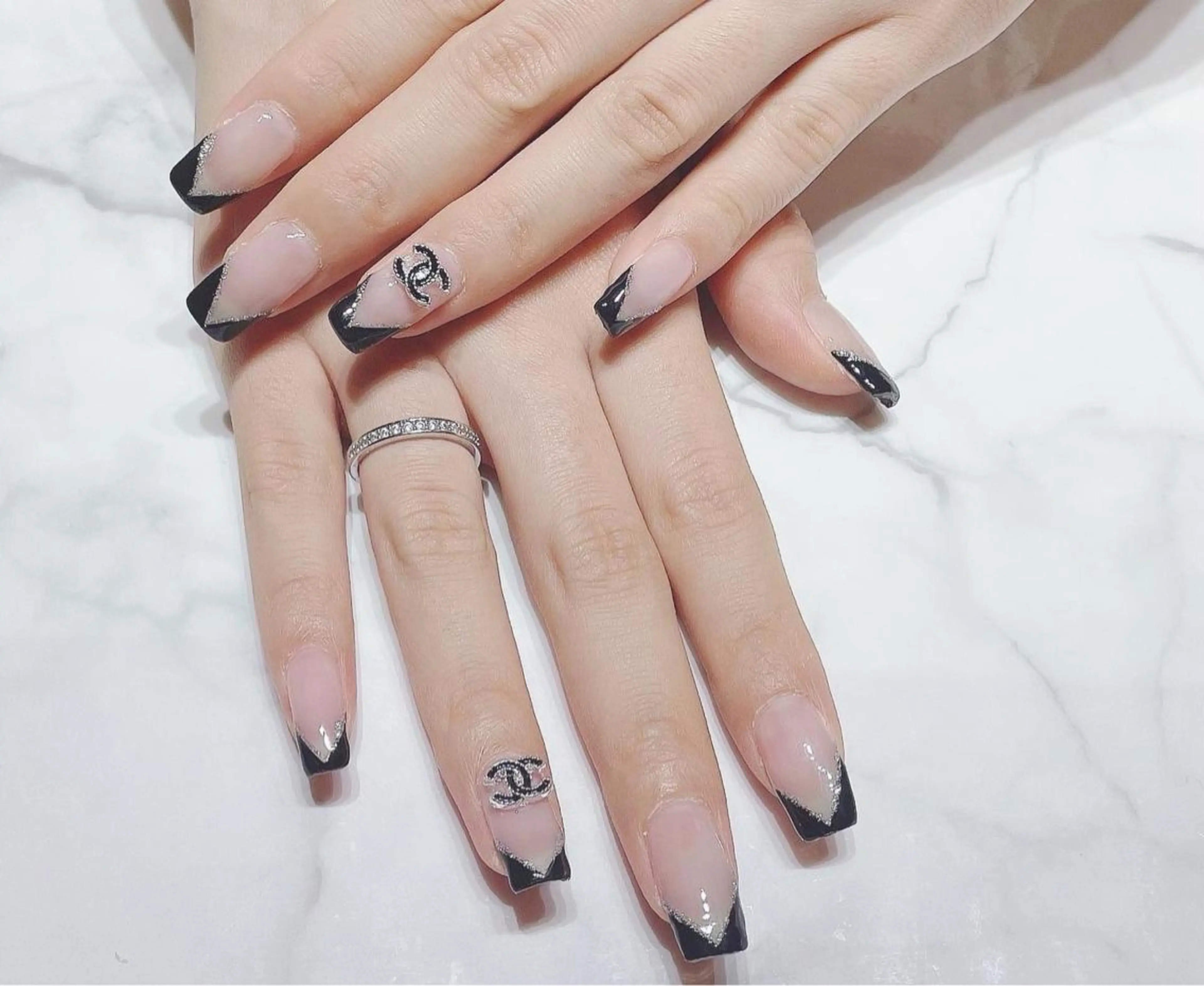 持ち込みデザインジェルネイル（オフ有り）ハンドの写真