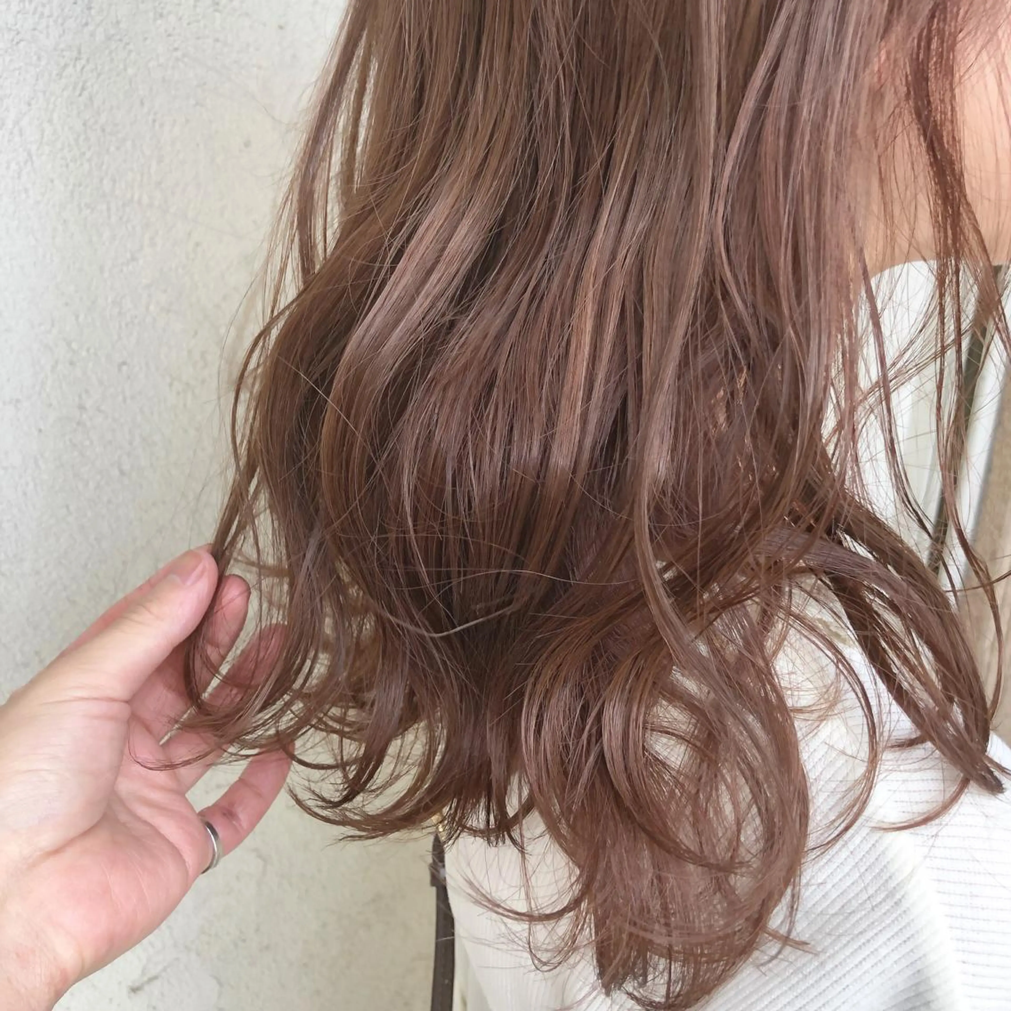 セミロング カラー ブリーチ 透明感カラー ヘアカラー トリートメント ヘアセット 艶髪育成サロン 京橋　shinのヘアスタイル